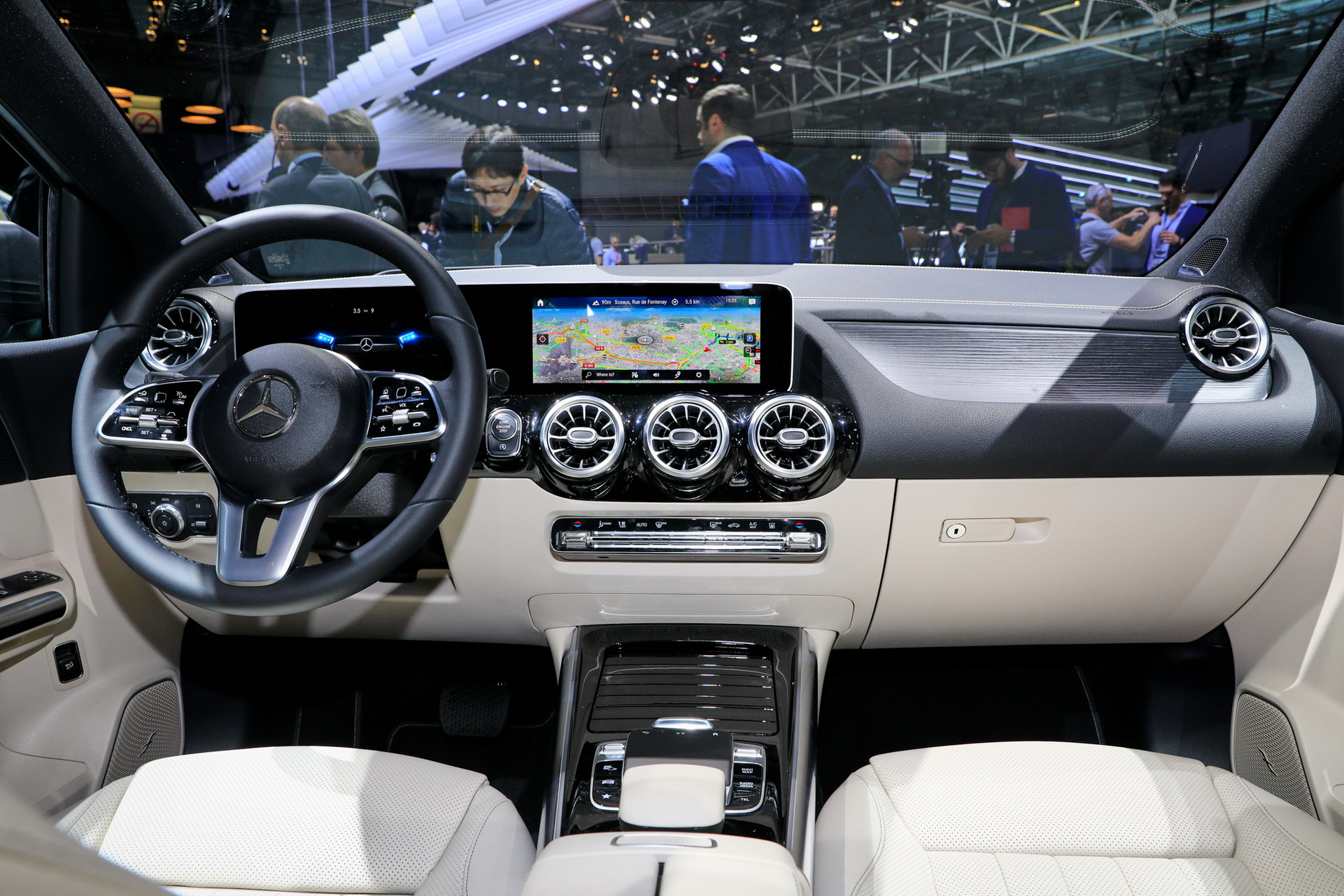 Mercedes B31 2018 Paris Auto Show Gallery: Mercedes-Benz