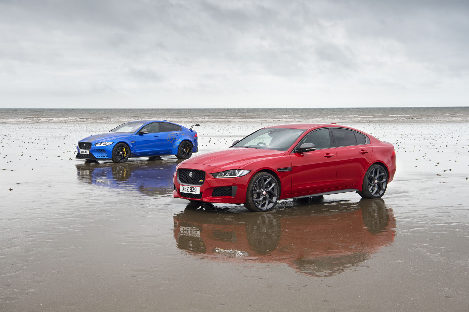Jag_XE_300_SPORT_SV_Project_8_DNA_181018_11 copy Watch Two Similar Yet Very Different Jaguar XEs Race Down The Beach