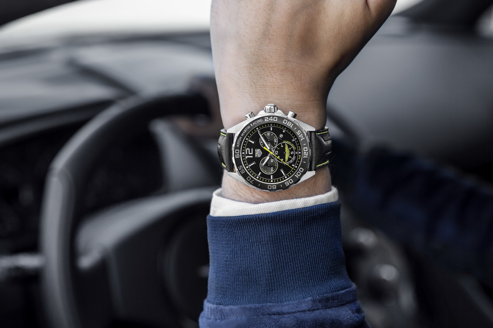 tag heuer carrera calibre heuer 01 aston martin special edition 11 Match Your Aston Martin With Tag Heuer’s New Chronograph