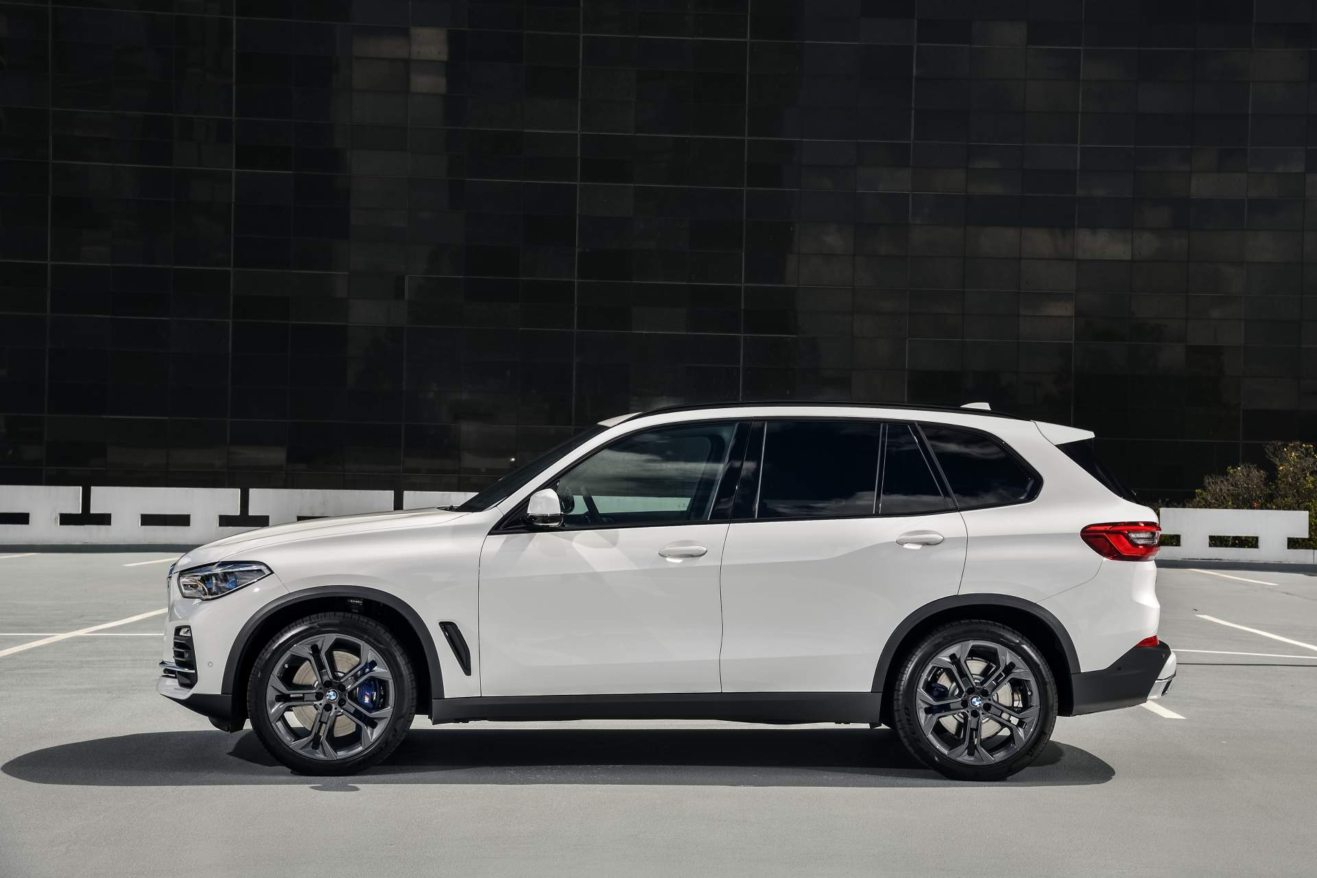 2019 BMW X5 9 Your 2019 BMW X5 Photo Gallery Is Here And It’s Huge