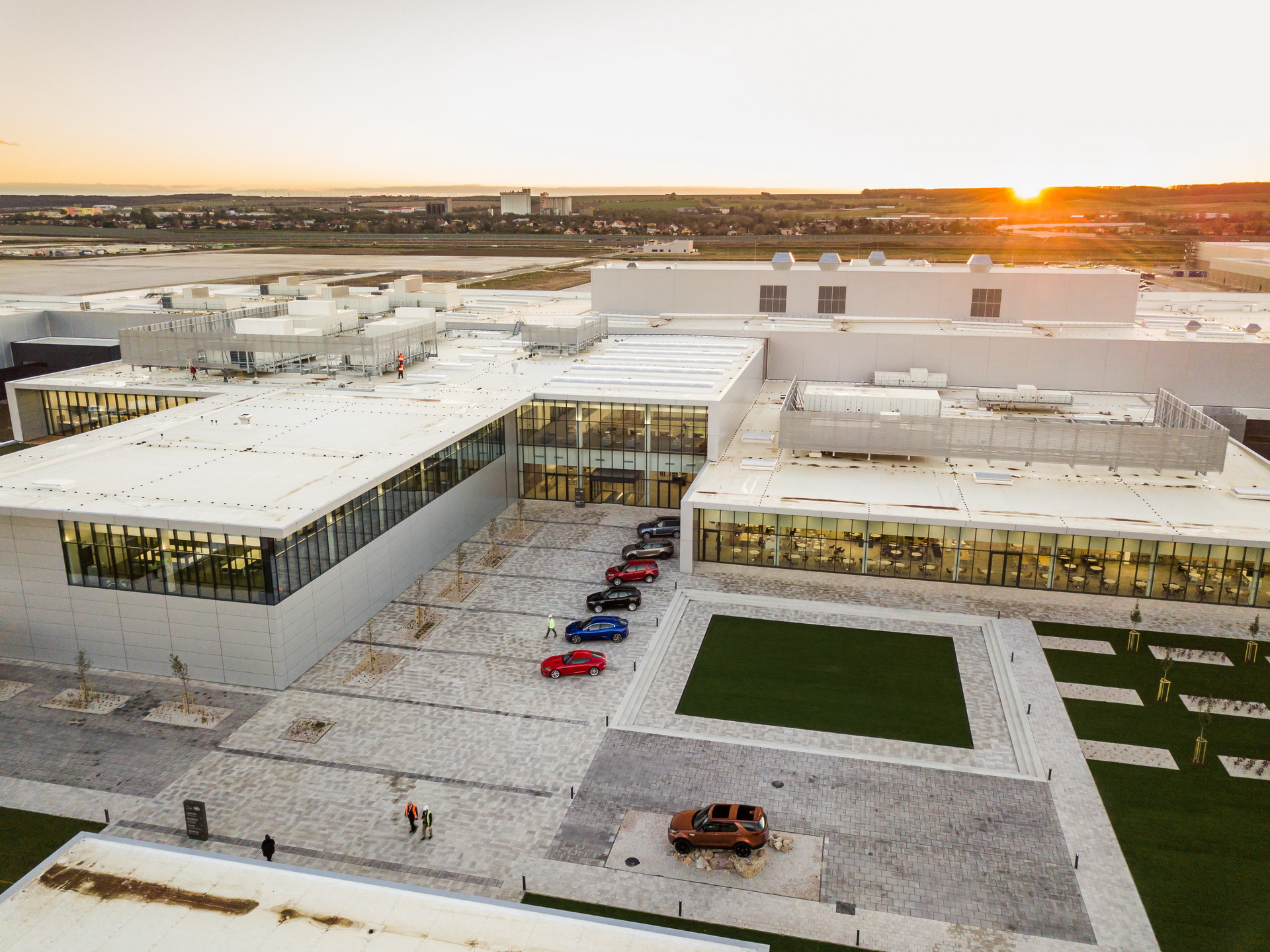 JLR-Slovakia-03 Jaguar-Land Rover Opens New Factory In Slovakia, Will Build Up To 100,000 Cars Annually