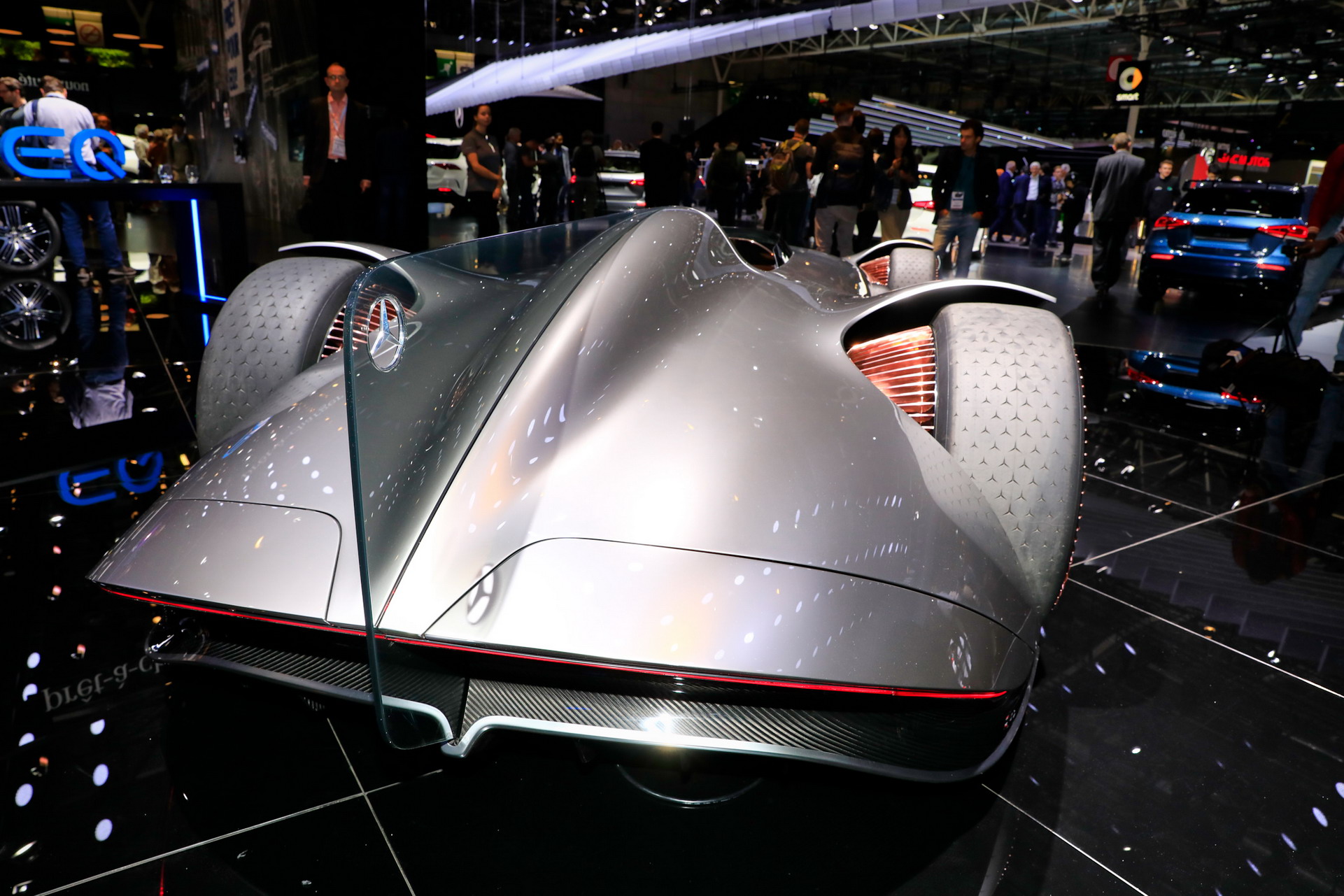 Mercedes B107 2018 Paris Auto Show Gallery: Mercedes-Benz