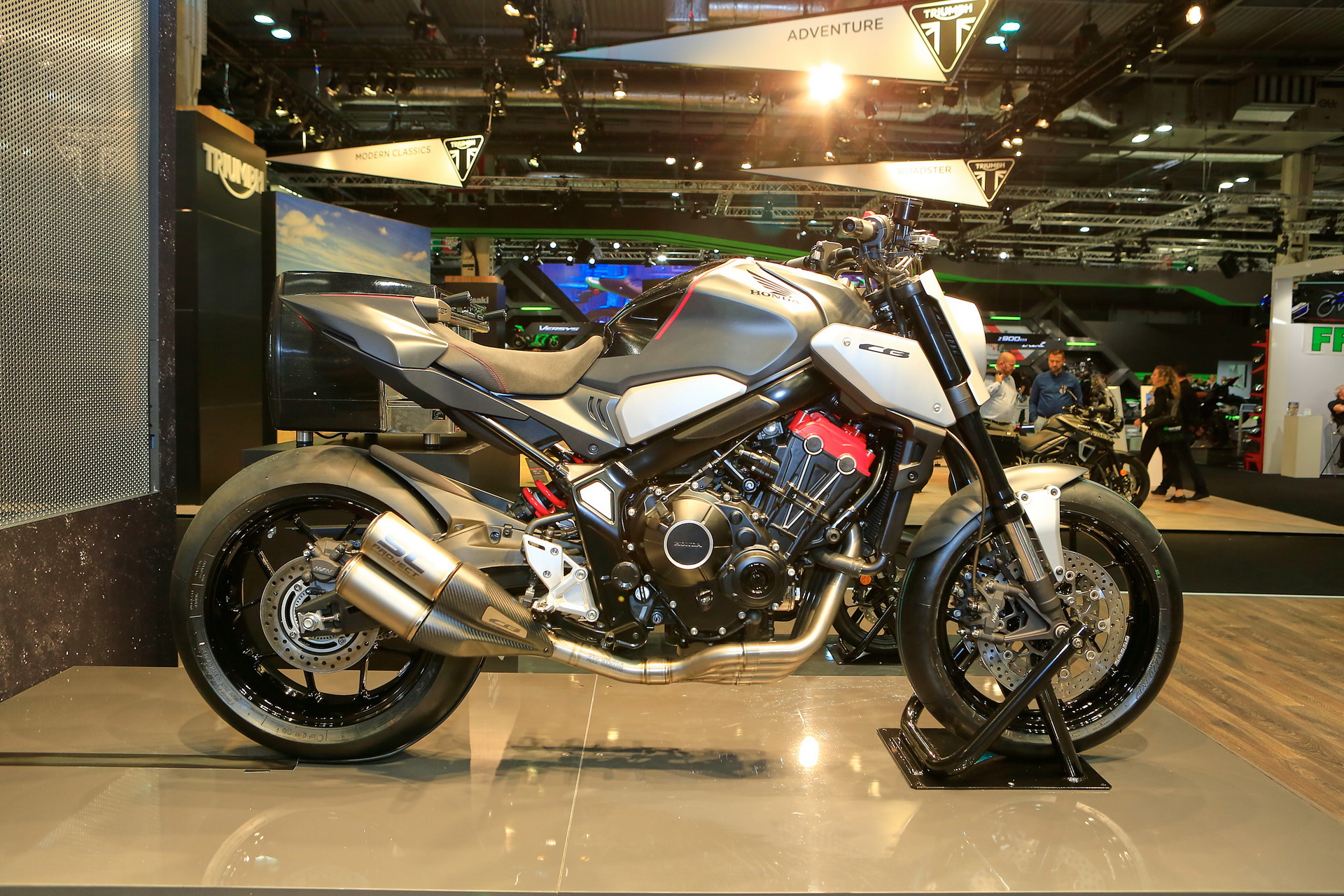 honda cafe racer concept paris livepics 5 Honda Brings All-New Neo Sport Cafe Racer Concept To Paris