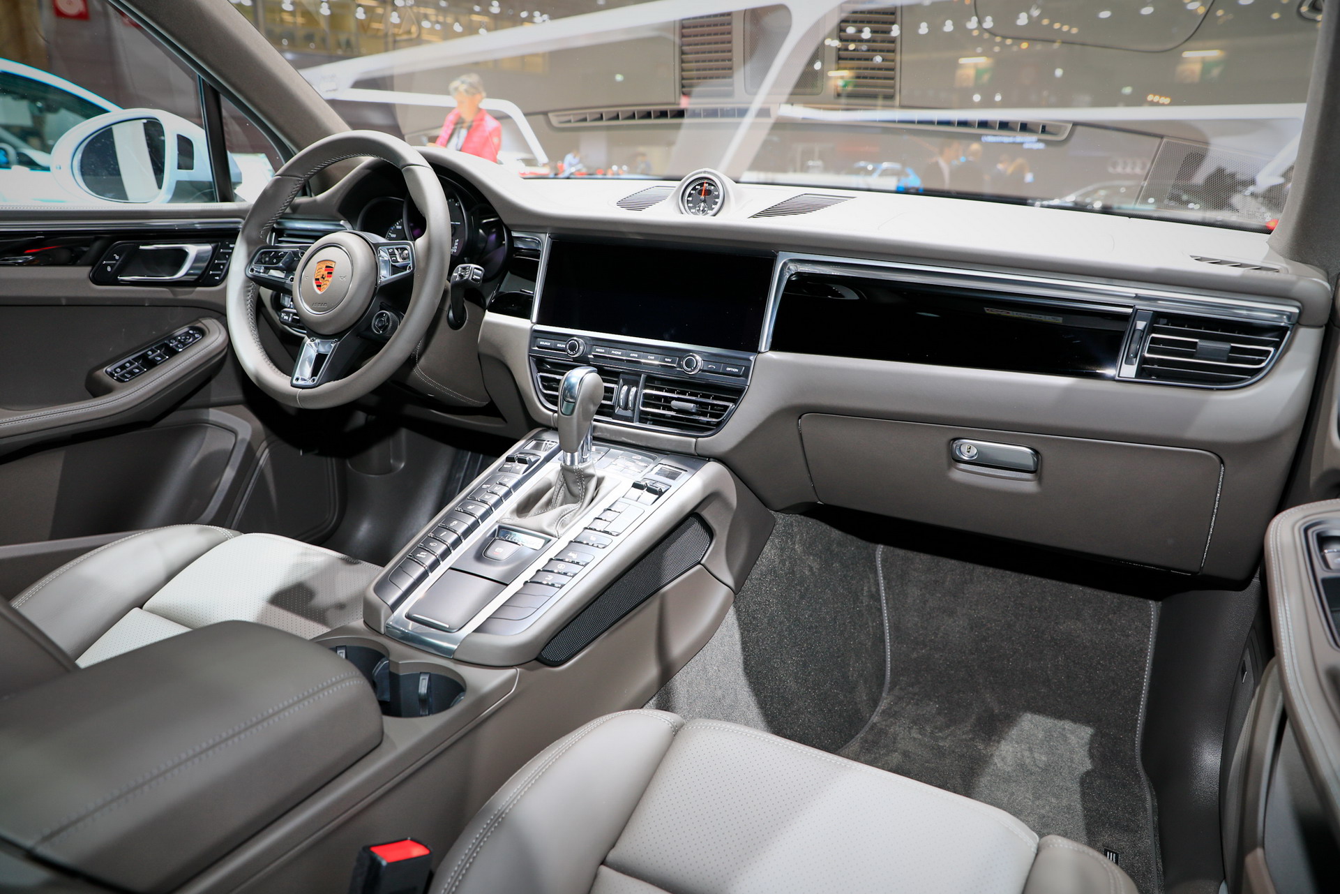 Porsche 28 2018 Paris Auto Show Gallery: Porsche