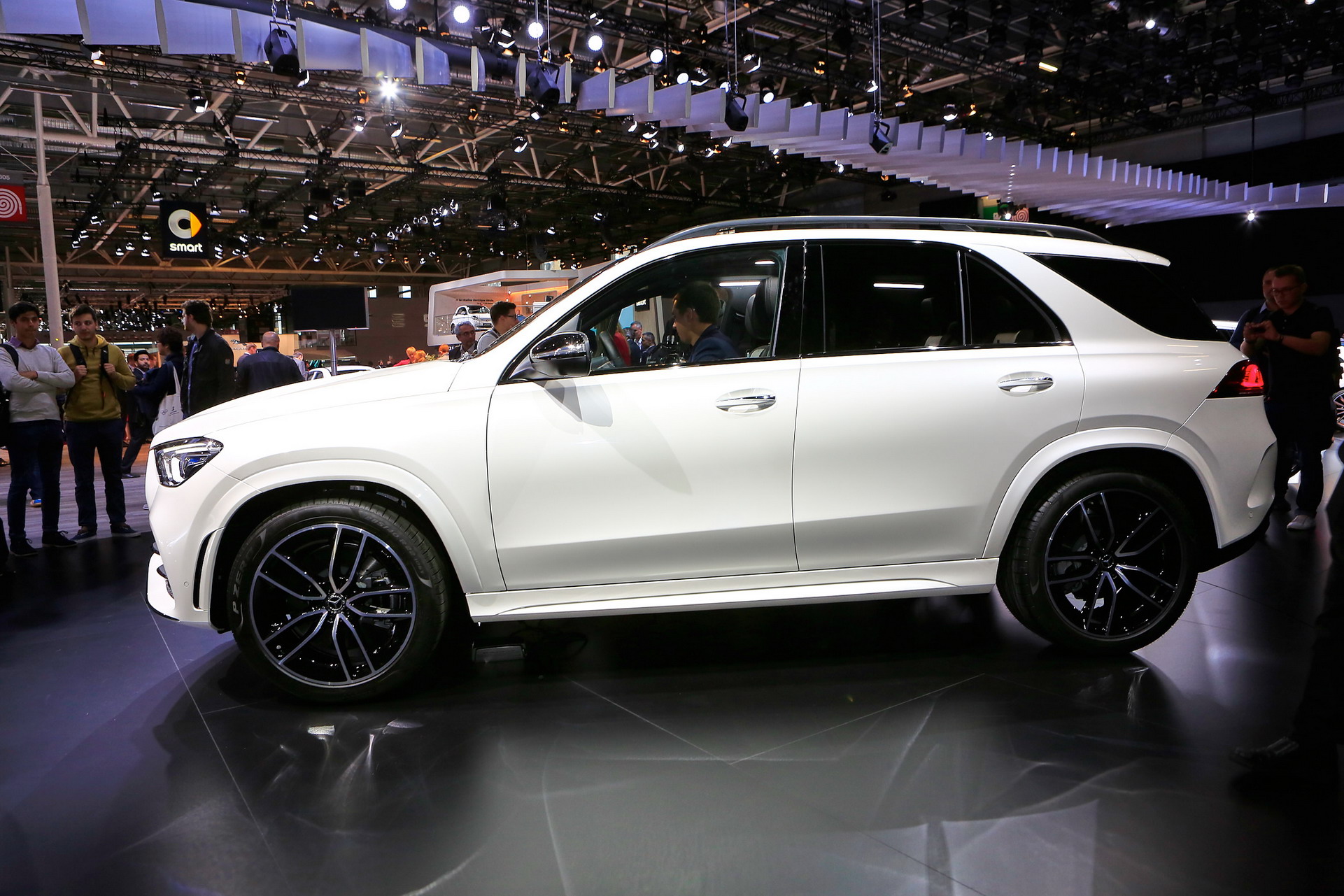 Mercedes B58 2018 Paris Auto Show Gallery: Mercedes-Benz