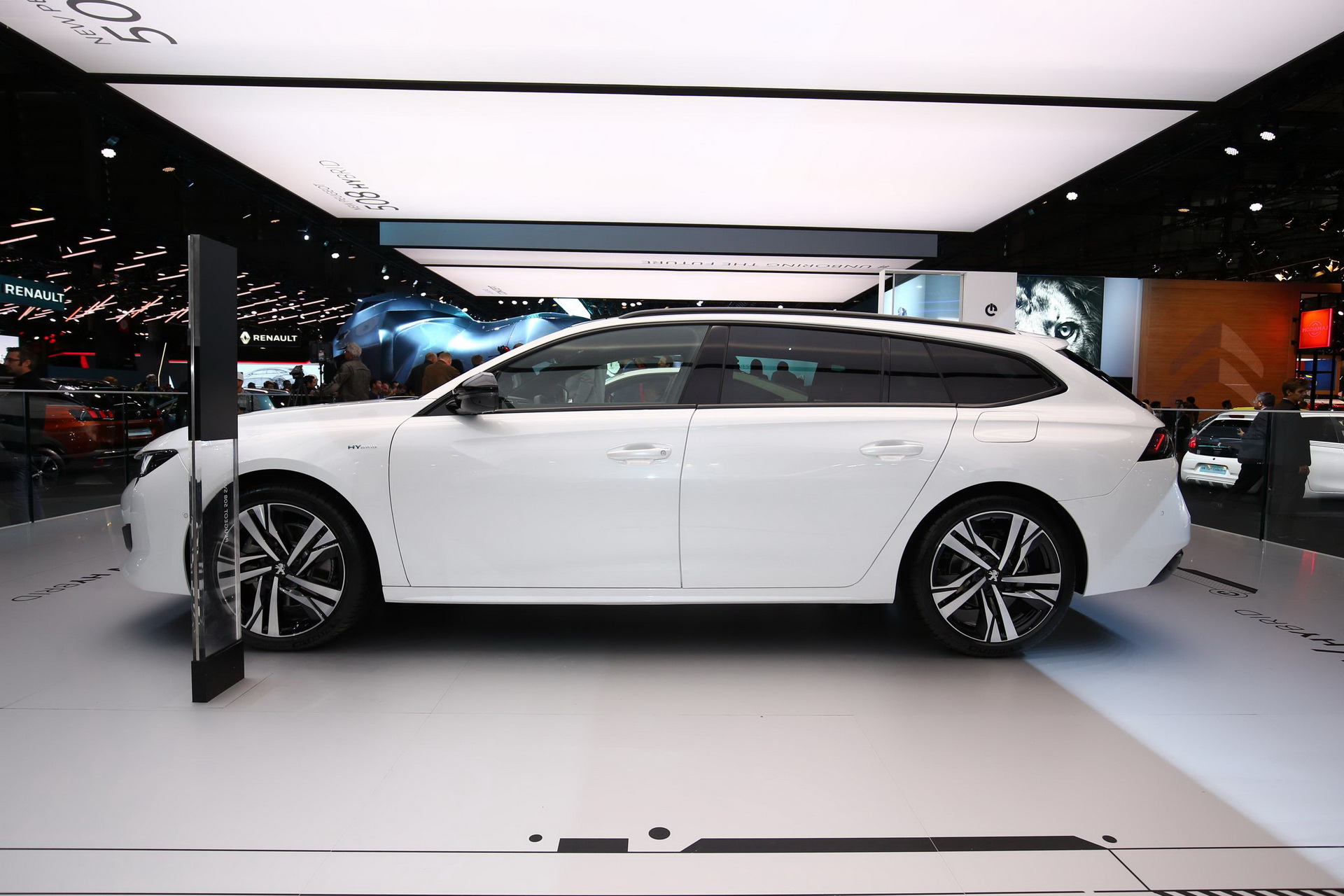 2018 peugeot 508 sw paris livepics 21 Peugeot’s Stylish 508 SW Shows Family Estates Are Alive And Kicking (In Europe)