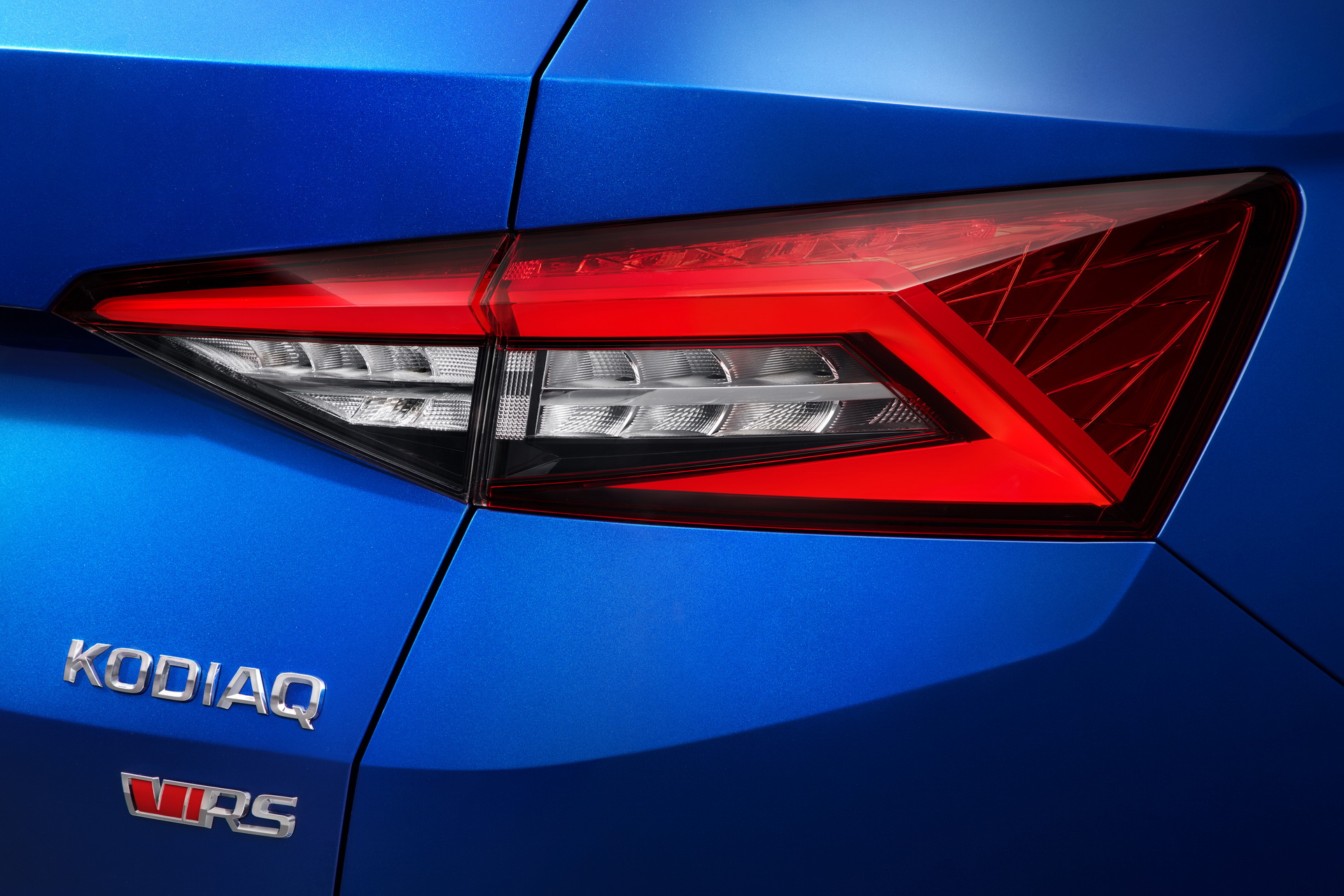 2019 skoda kodiaq rs livepics specs-45 New Skoda Kodiaq RS Makes Public Debut In Paris With Brand’s Most Powerful Diesel Ever