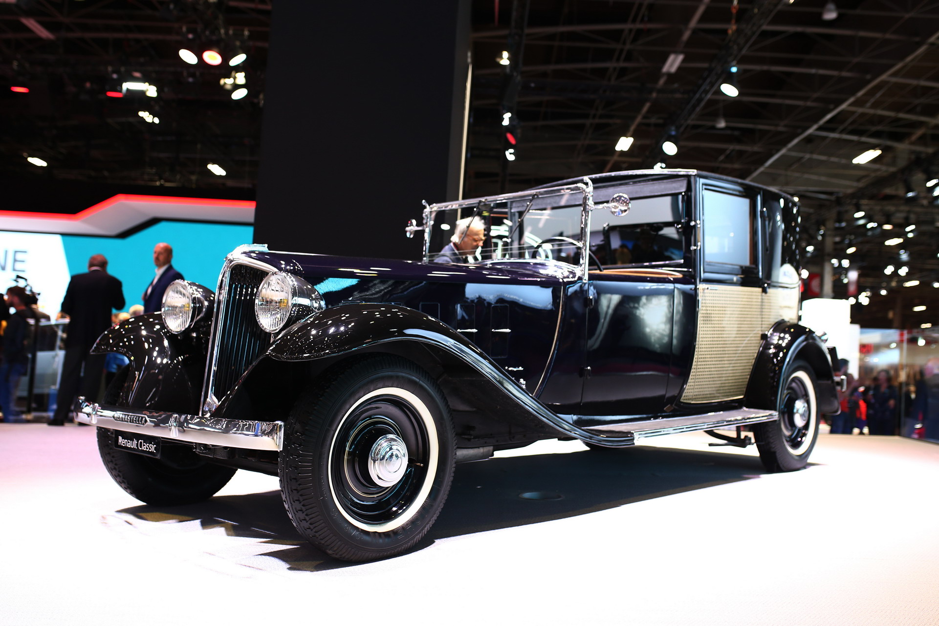 Renault 9c 2018 Paris Auto Show Gallery: Renault