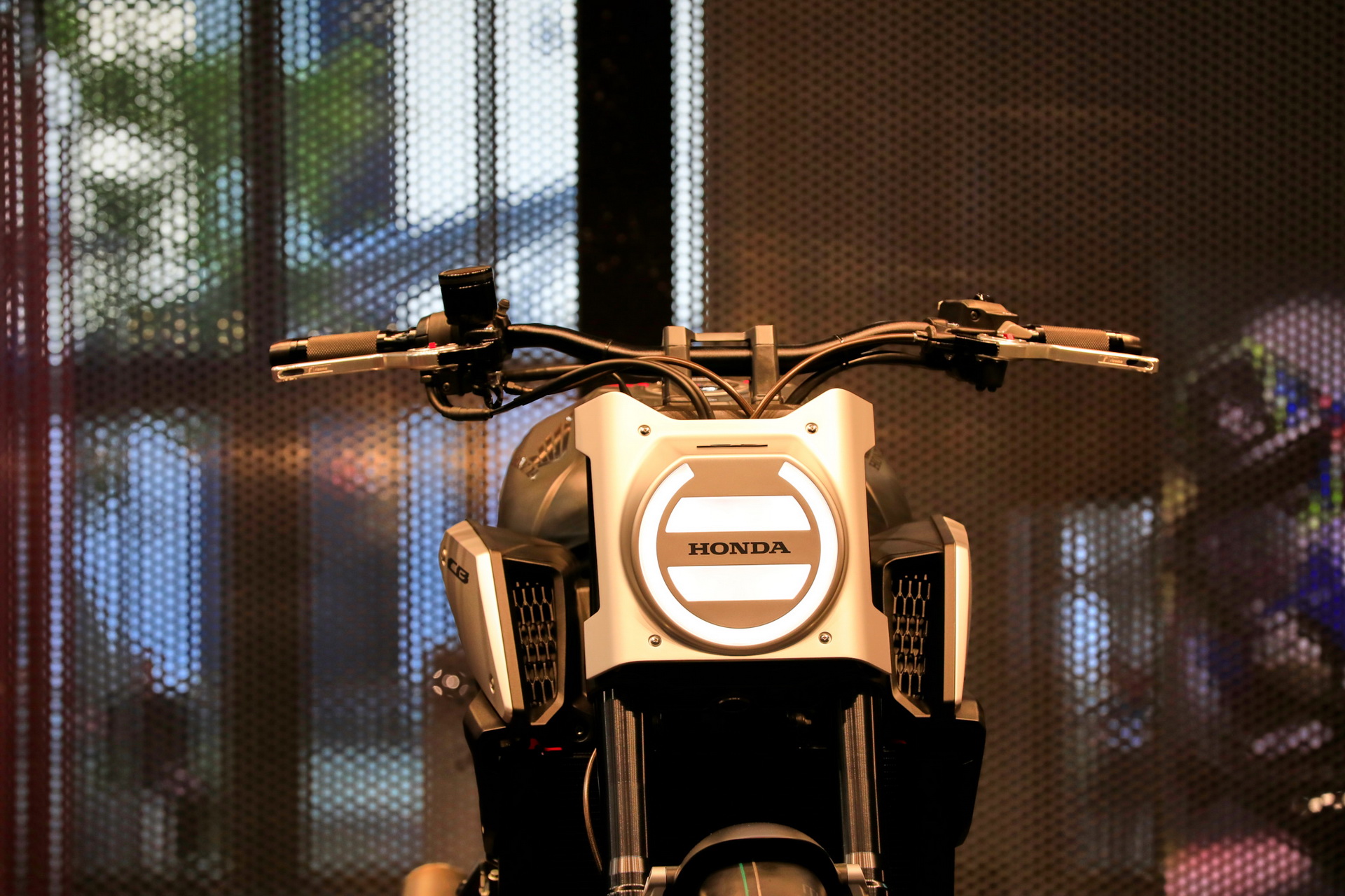 honda cafe racer concept paris livepics 12 Honda Brings All-New Neo Sport Cafe Racer Concept To Paris