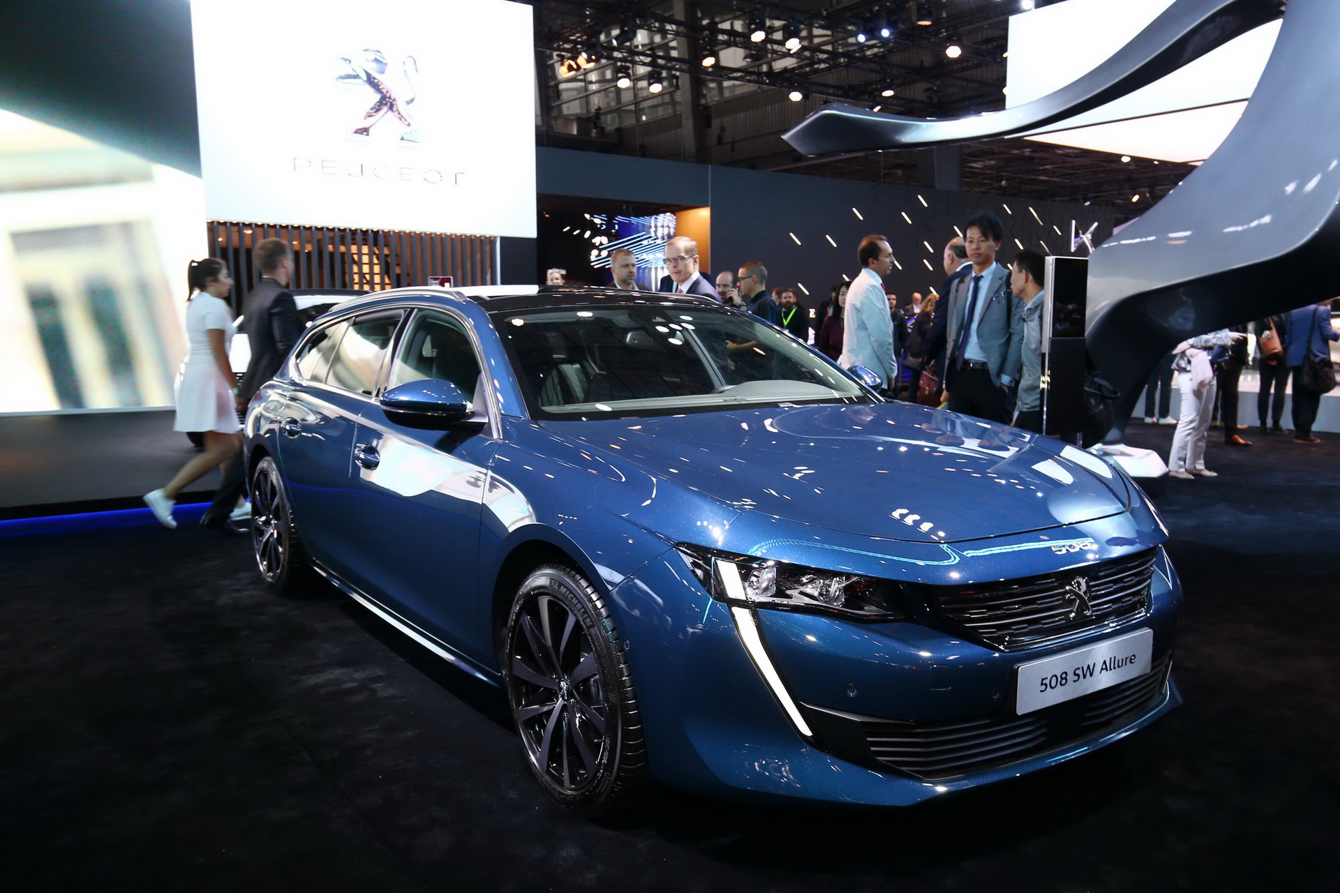 2018 peugeot 508 sw paris livepics 15 Peugeot’s Stylish 508 SW Shows Family Estates Are Alive And Kicking (In Europe)