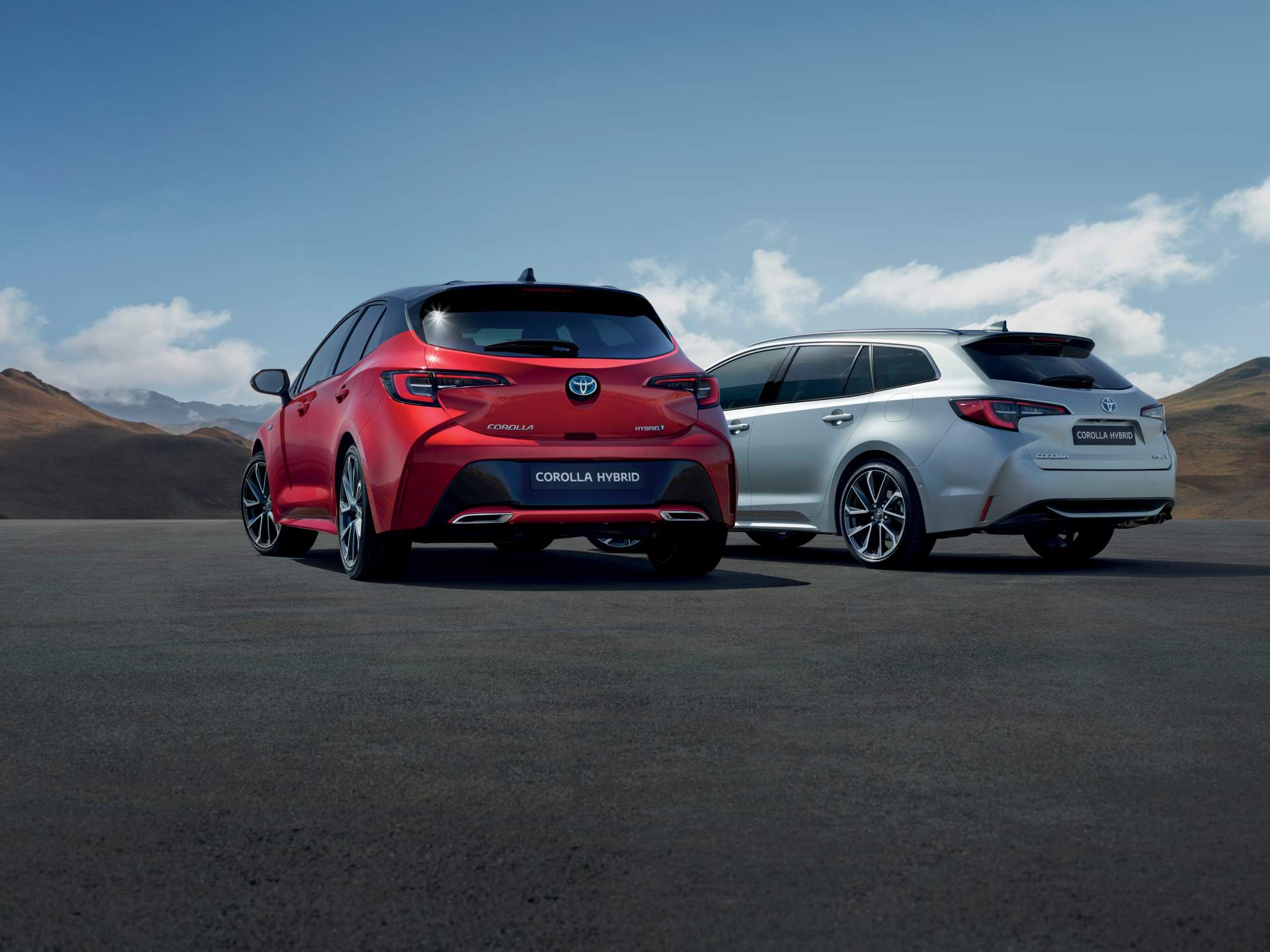 2019 Toyota Corolla 5 2019 Toyota Corolla Reveals Its Two Flavors In Paris