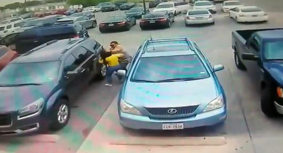  Texas Man Brutally Punches Woman Over Parking Spot Dispute