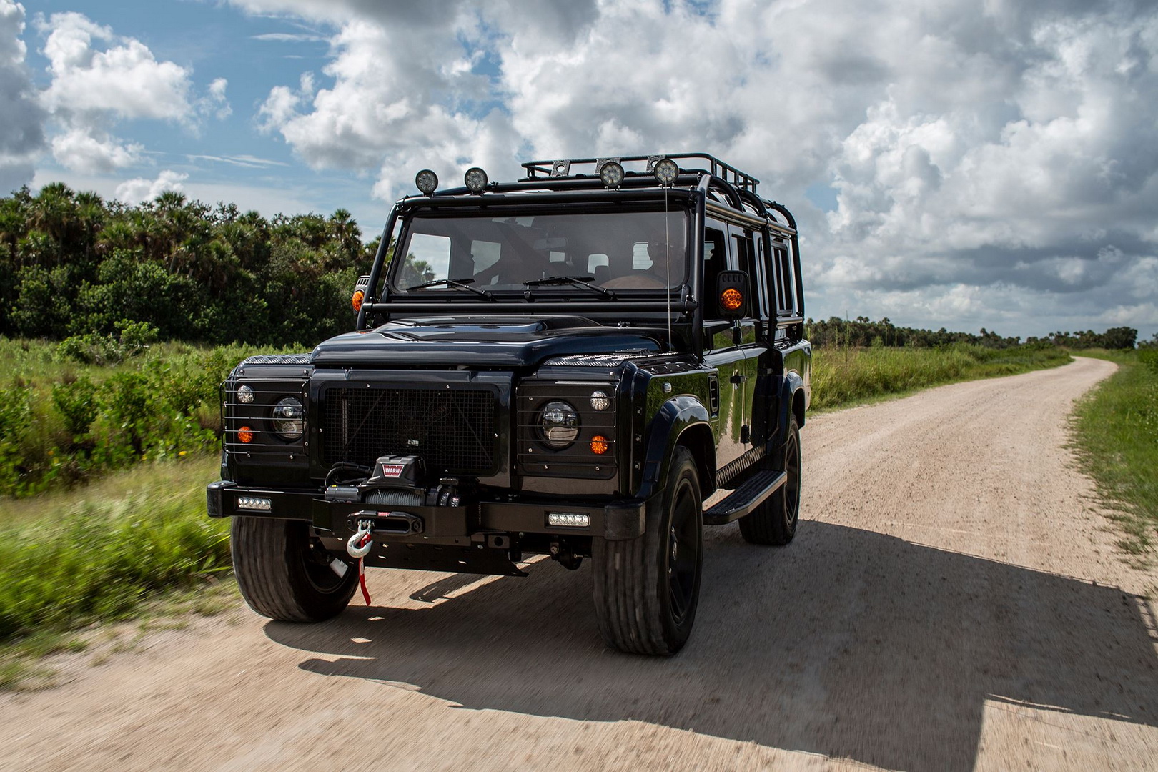 land rover defender tuning 2 Custom Land Rover Defender Has Corvette Power, Kahn Body Kit
