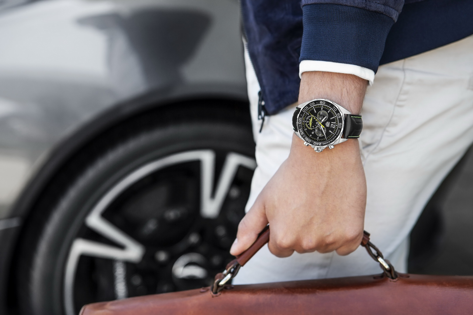 tag heuer carrera calibre heuer 01 aston martin special edition 12 Match Your Aston Martin With Tag Heuer’s New Chronograph
