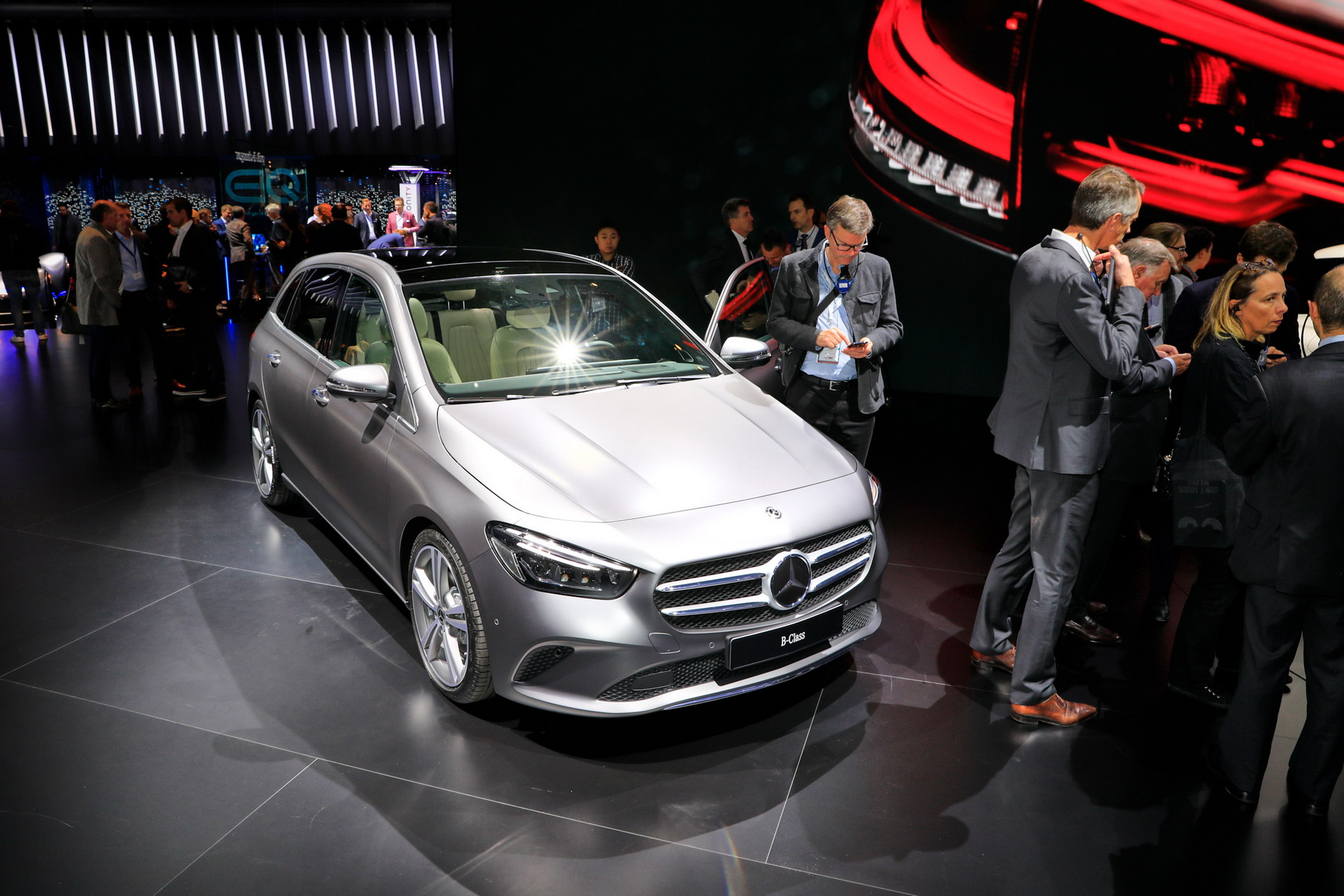 Mercedes B25 2018 Paris Auto Show Gallery: Mercedes-Benz