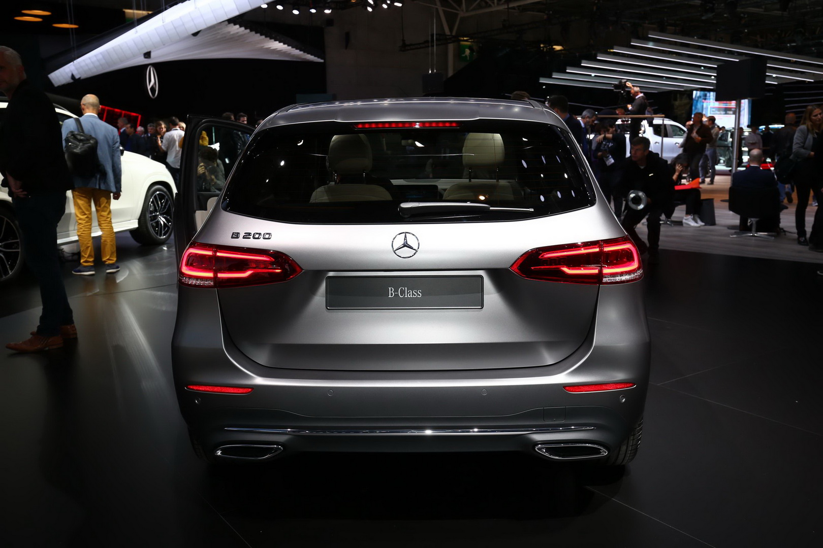 2019-mercedes-benz-b-class-paris-show-6 Mercedes-Benz Starts Production Of 2019 B-Class MPV In Germany