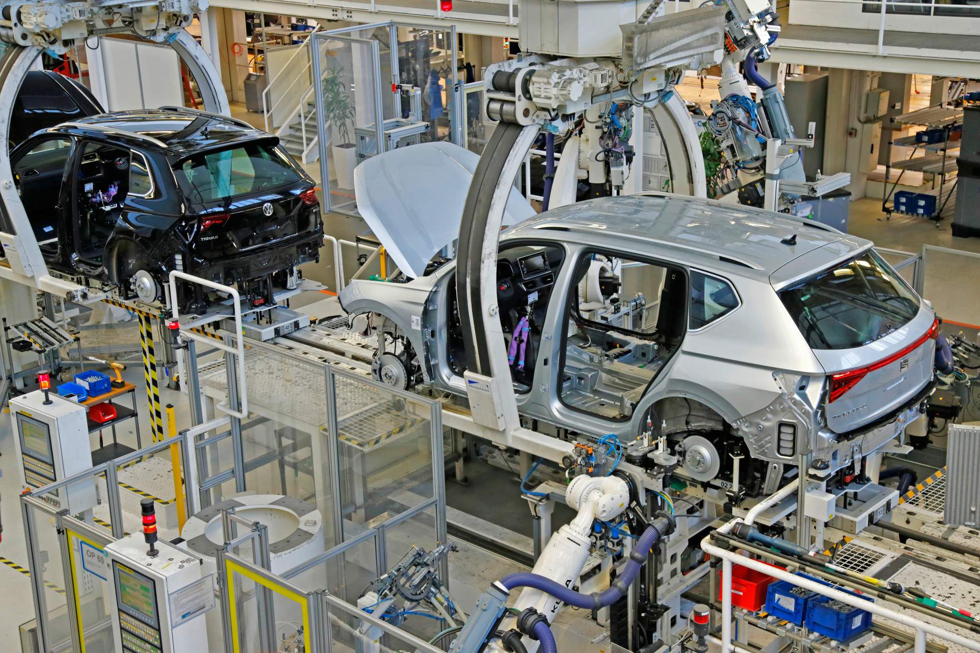 SEAT Tarraco production starts in Wolfsburg Volkswagen Starts Building The Seat Tarraco At Its Main Plant In Wolfsburg