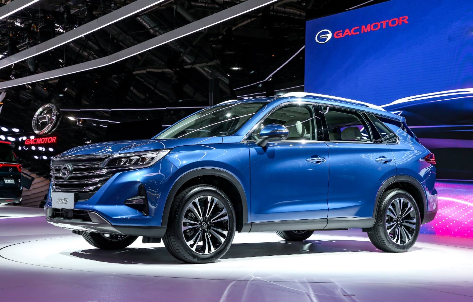 gac gs5 unveiled paris 5 GAC Motor’s GS5 SUV Was Made For The Working Class