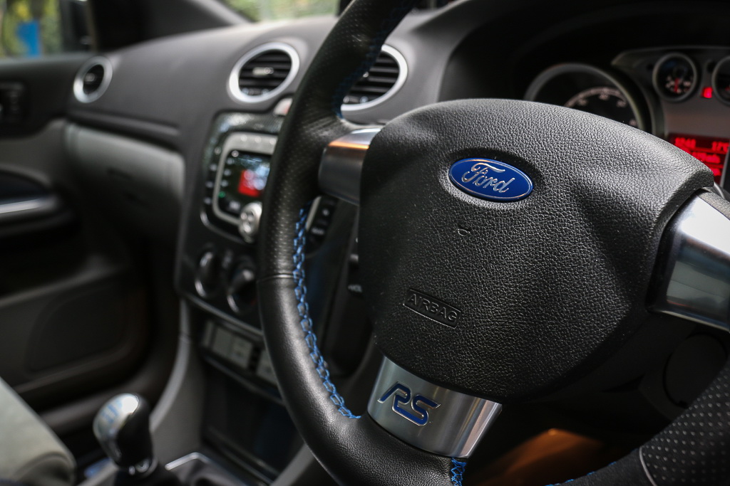 2009 ford focus rs mk2 10 Interested In A White Ford Focus RS Mk2 With Under 10k Miles?