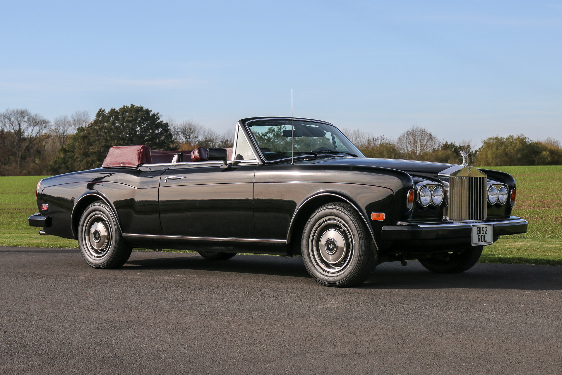 rolls royce corniche sinatra auction 1 Frank Sinatra’s 1984 Rolls-Royce Corniche Convertible Getting Auctioned Off
