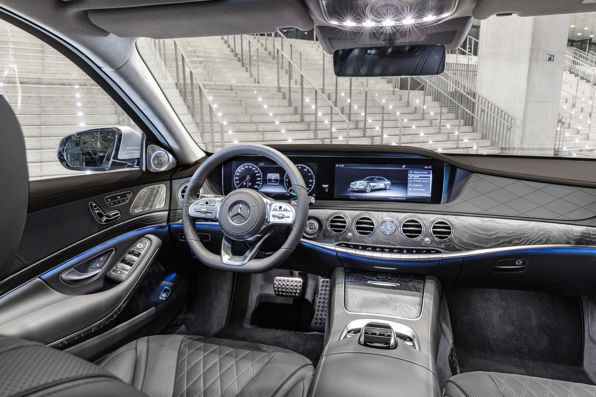 EQ Power: Neuer Plug-in-Hybrid Mercedes-Benz S 560 e: Mehr Leistung, mehr Reichweite Mercedes S560e PHEV Launches With 476 HP, 31 Miles Of Electric Range
