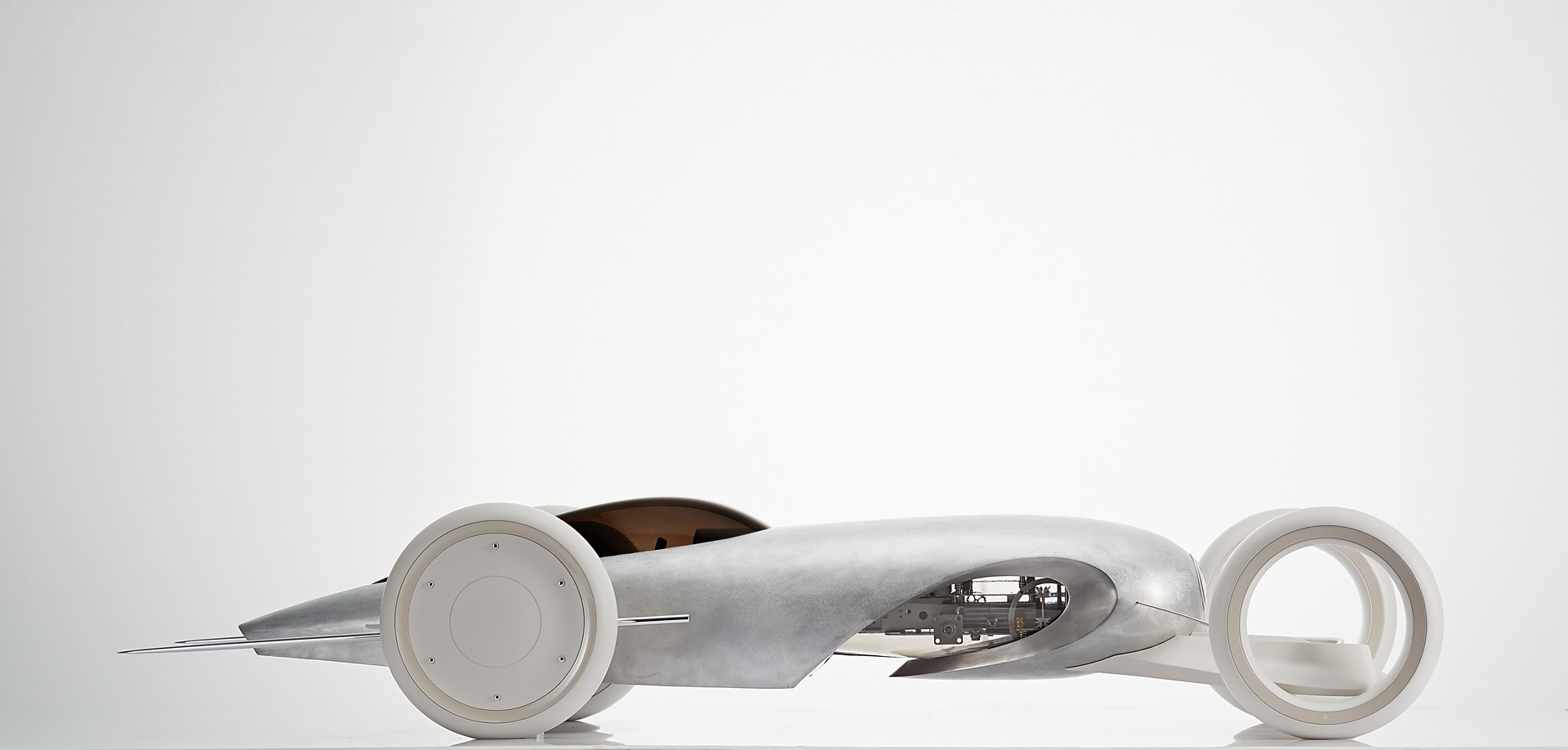 2050 Bentley Concept-5 Bentley Has Royal College Of Art Students Envision Its Cars In 2050