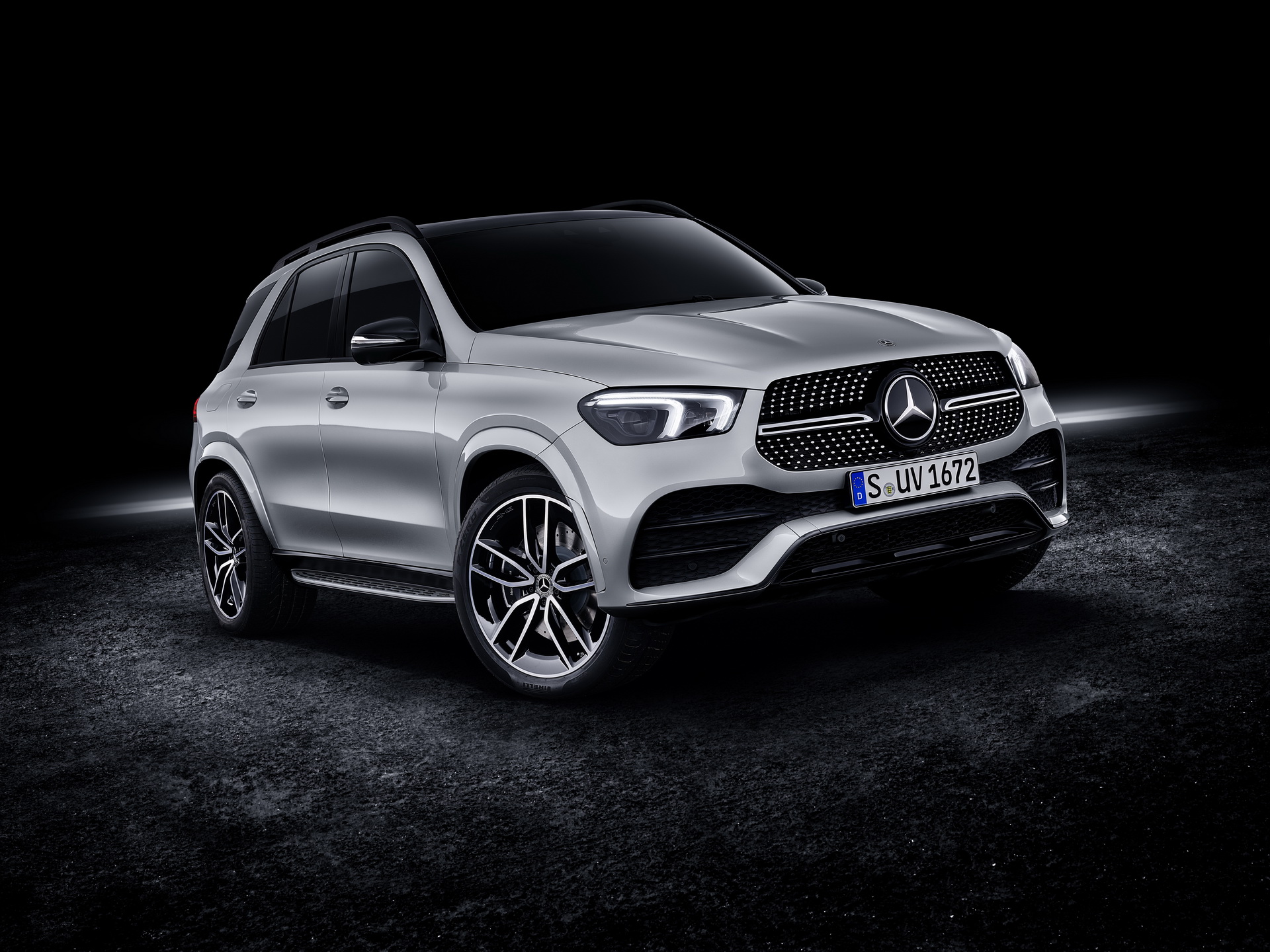 2019-Mercedes-GLE-01 2019 Mercedes GLE Priced From £55,685 In The UK, Order Books Now Open