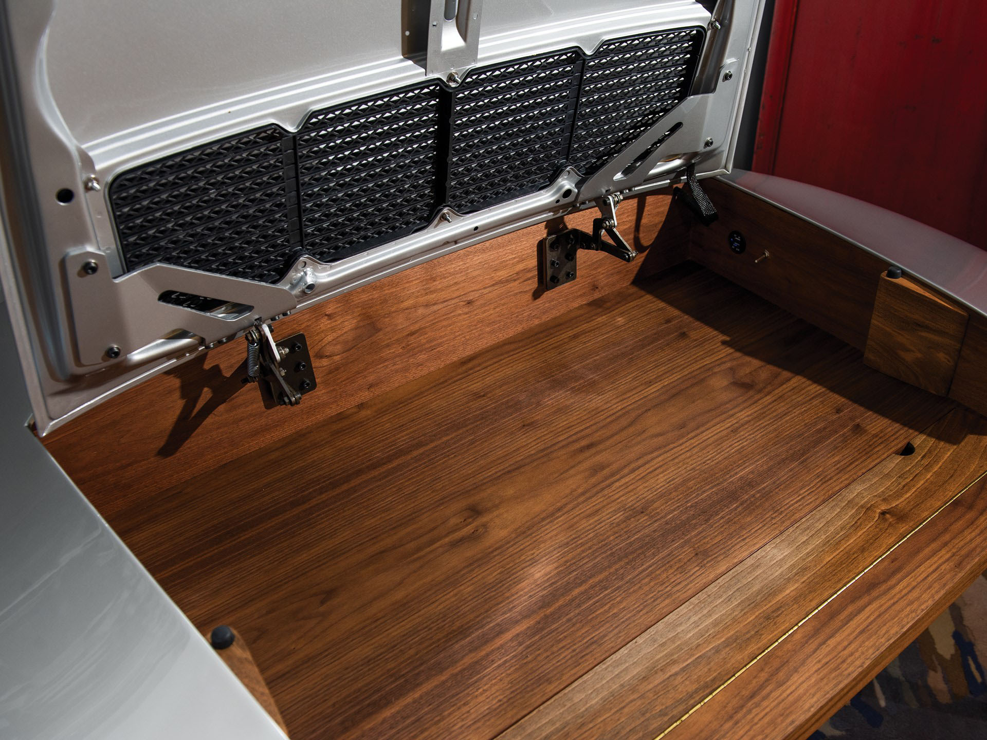 Porsche-Writing-Desk-by-3-GJB-17-06 You Could Be Browsing This Site From This Beautiful Porsche Writing Desk