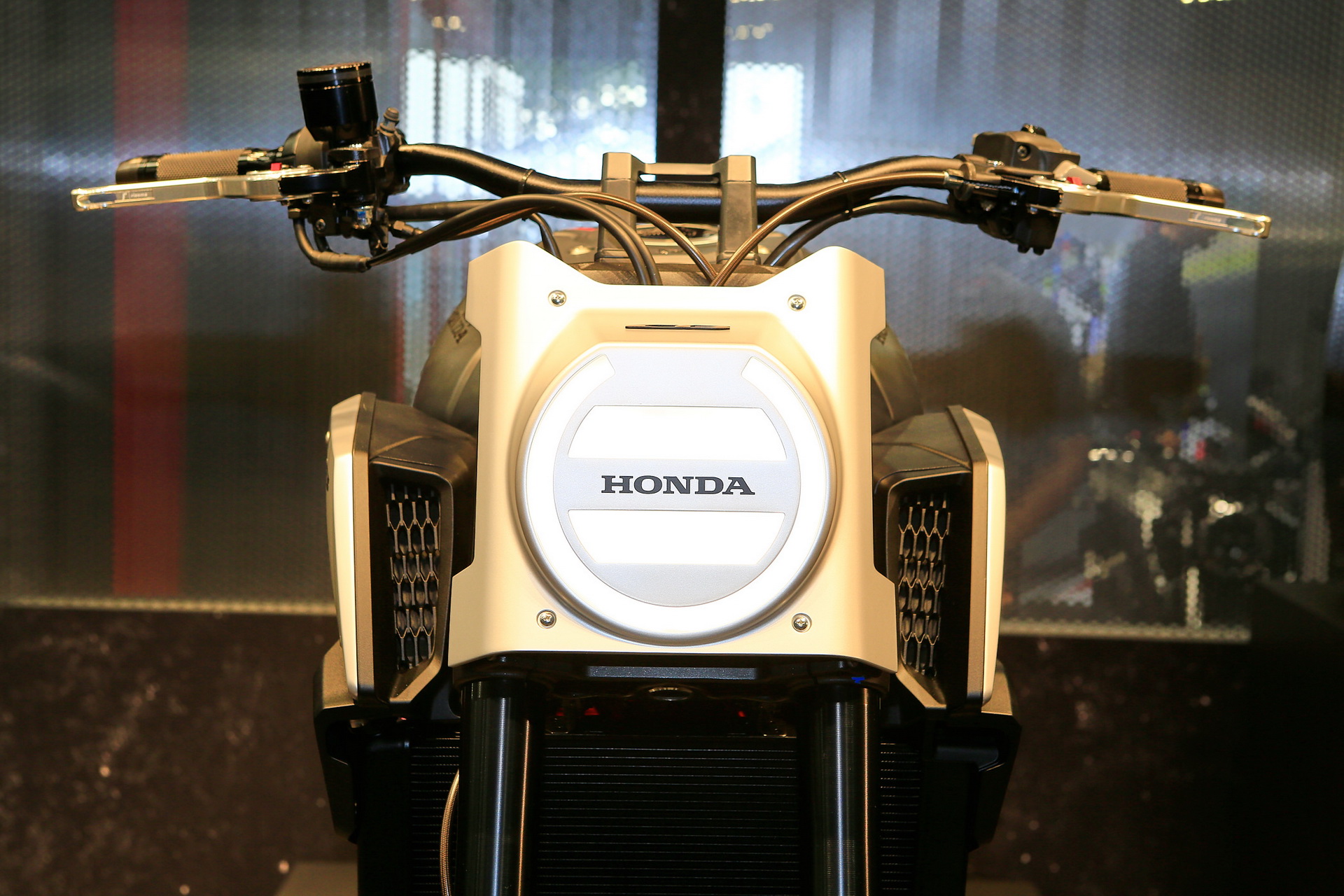honda cafe racer concept paris livepics 6 Honda Brings All-New Neo Sport Cafe Racer Concept To Paris