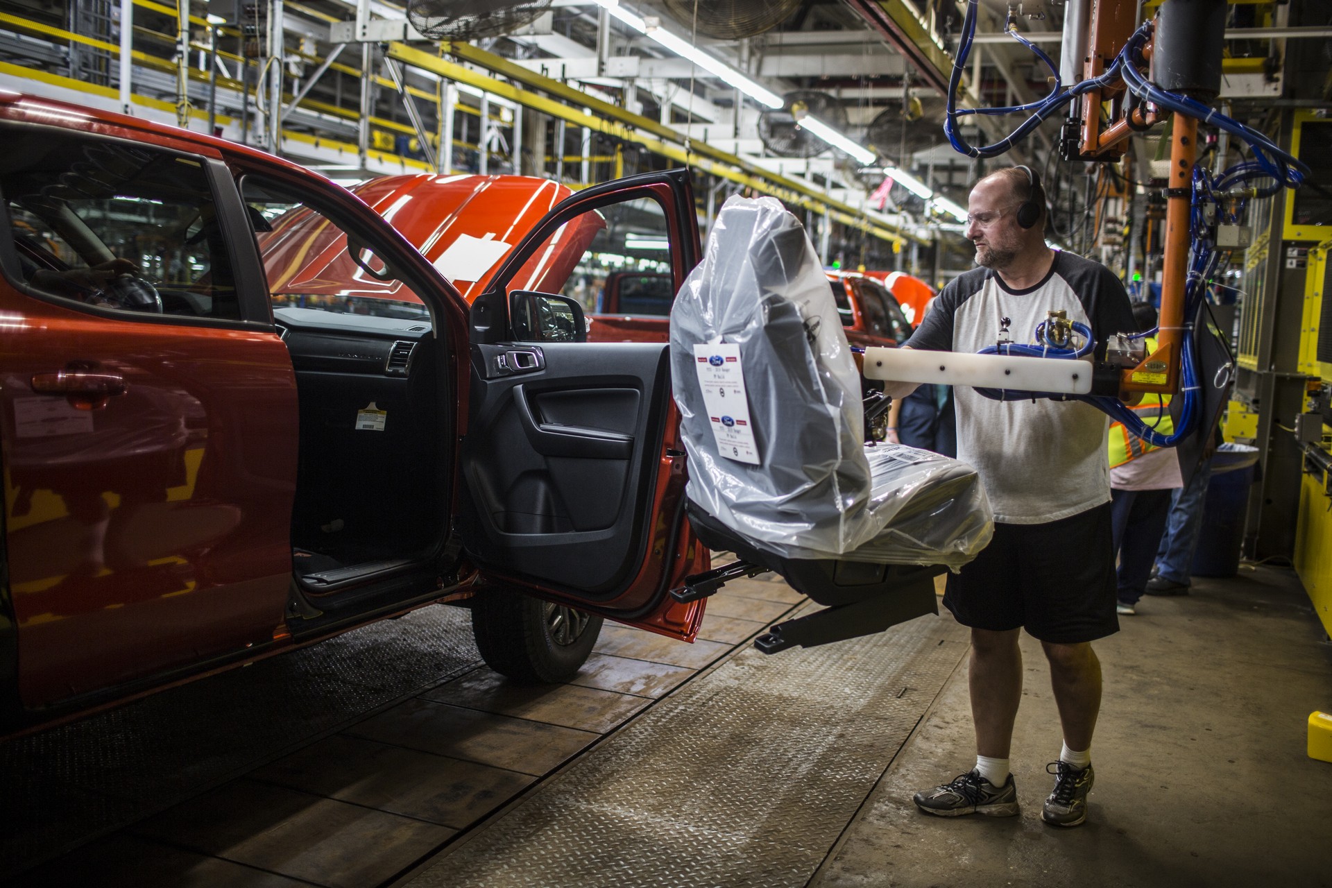 2019-Ford-Ranger-Production-9 2019 Ford Ranger Goes Into Production In Michigan, Arrives At Dealers Early Next Year