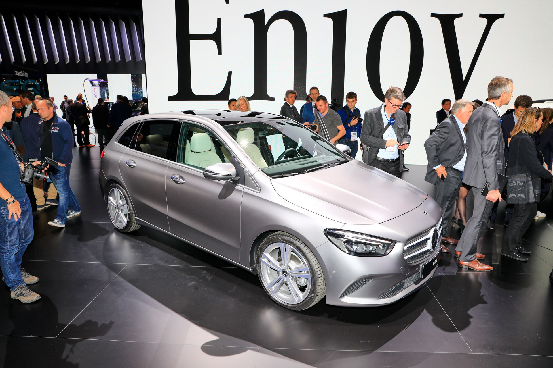 Mercedes B24 2018 Paris Auto Show Gallery: Mercedes-Benz