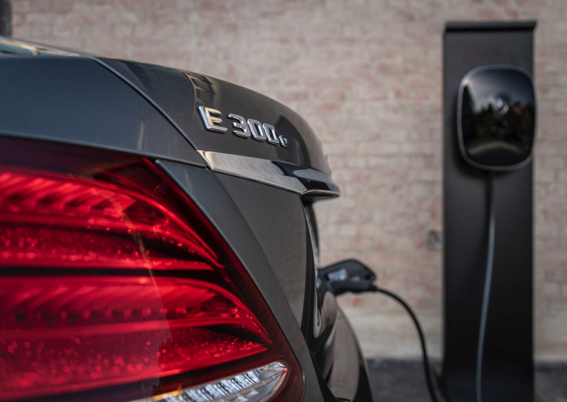 Driven by EQ Stuttgart 2018
Driven by EQ Stuttgart 2018 Mercedes E300e And E300de PHEVs Mix Electricity With Petrol And Diesel Power