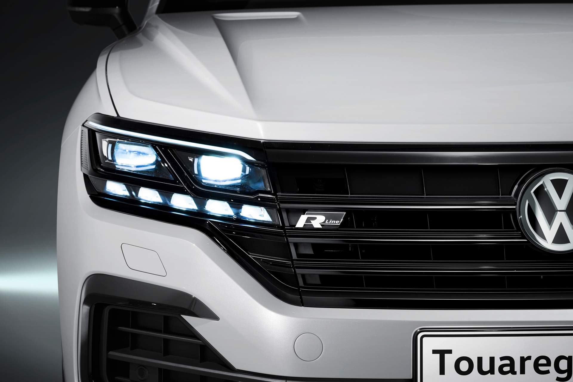 The new Volkswagen Touareg Check Out VW’s Upcoming Interactive Headlights And Taillights