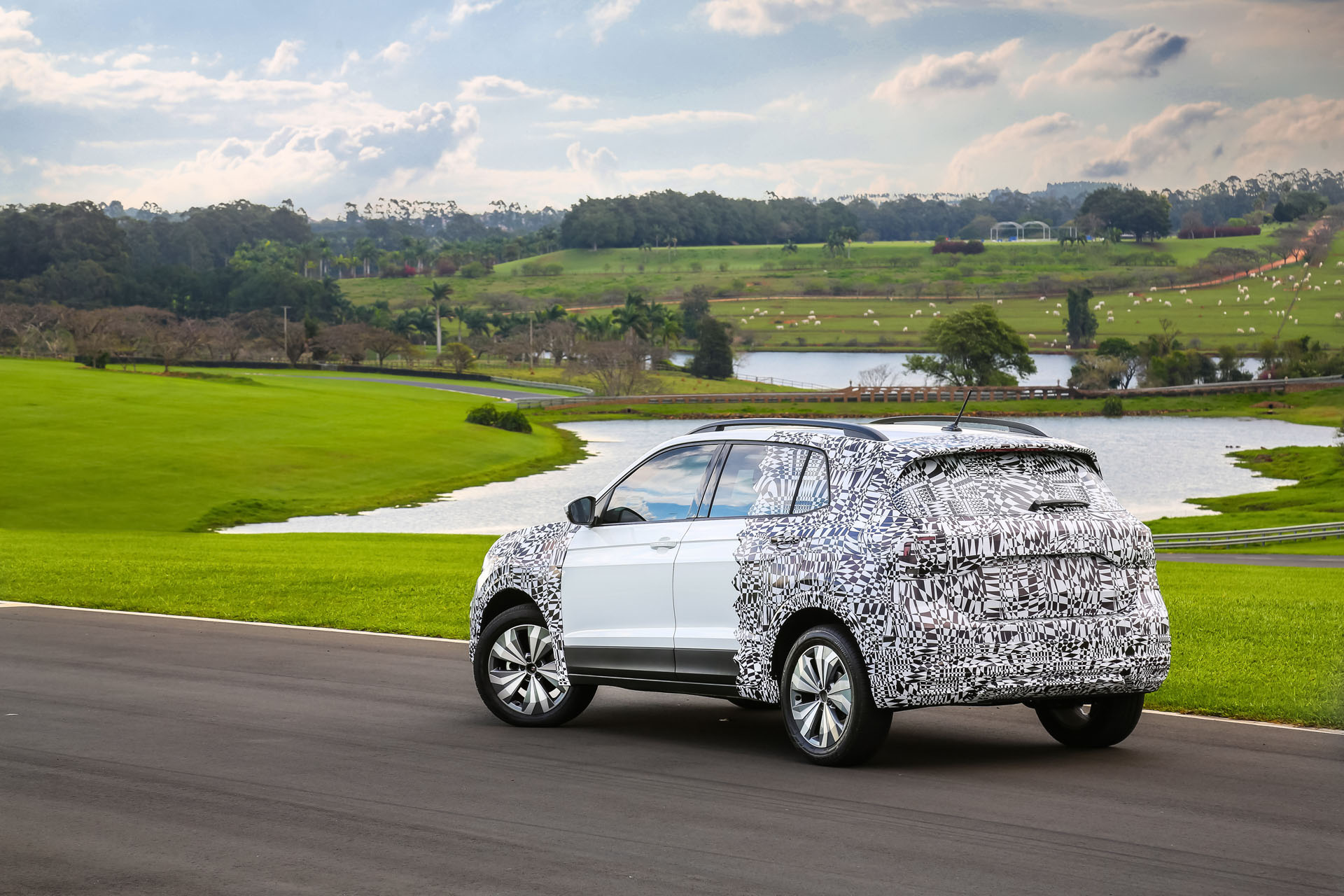 vw-t-cross-testing-brazil-04 Volkswagen T-Cross Subcompact SUV Completes Final Testing In Brazil