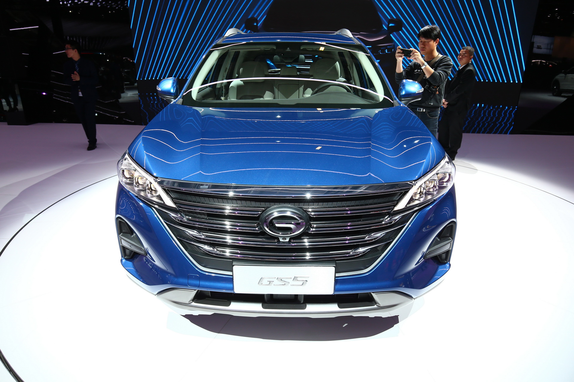 gac gs5 unveiled paris 1 GAC Motor’s GS5 SUV Was Made For The Working Class