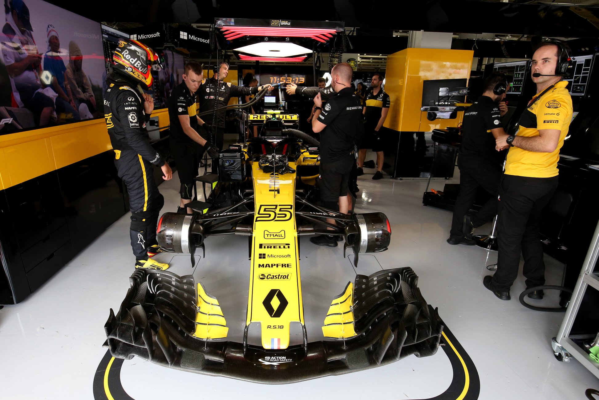 f1 renault warns losing engine manufacturer 2 Renault Fears That An Engine Manufacturer Might Quit F1 If Development Costs Don’t Drop