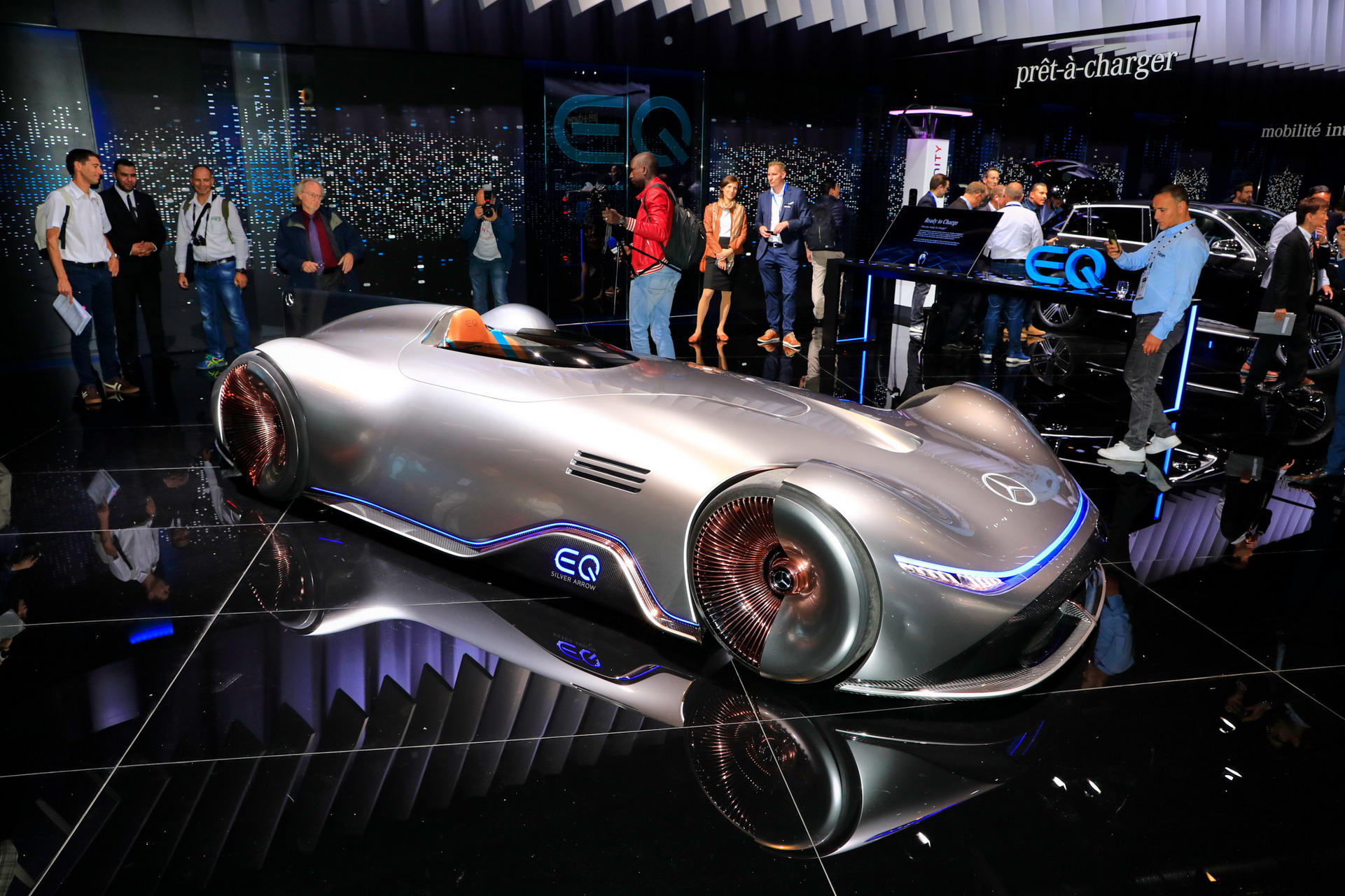 Mercedes B126 2018 Paris Auto Show Gallery: Mercedes-Benz