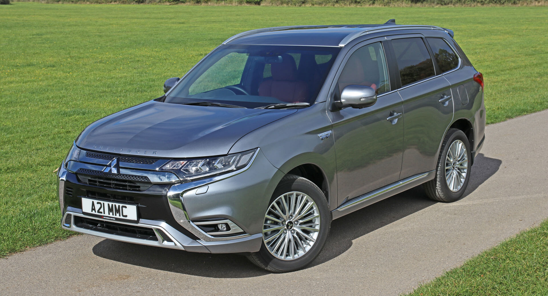 2bf1dab7-2019-mitsubishi-outlander-phev-0.jpg