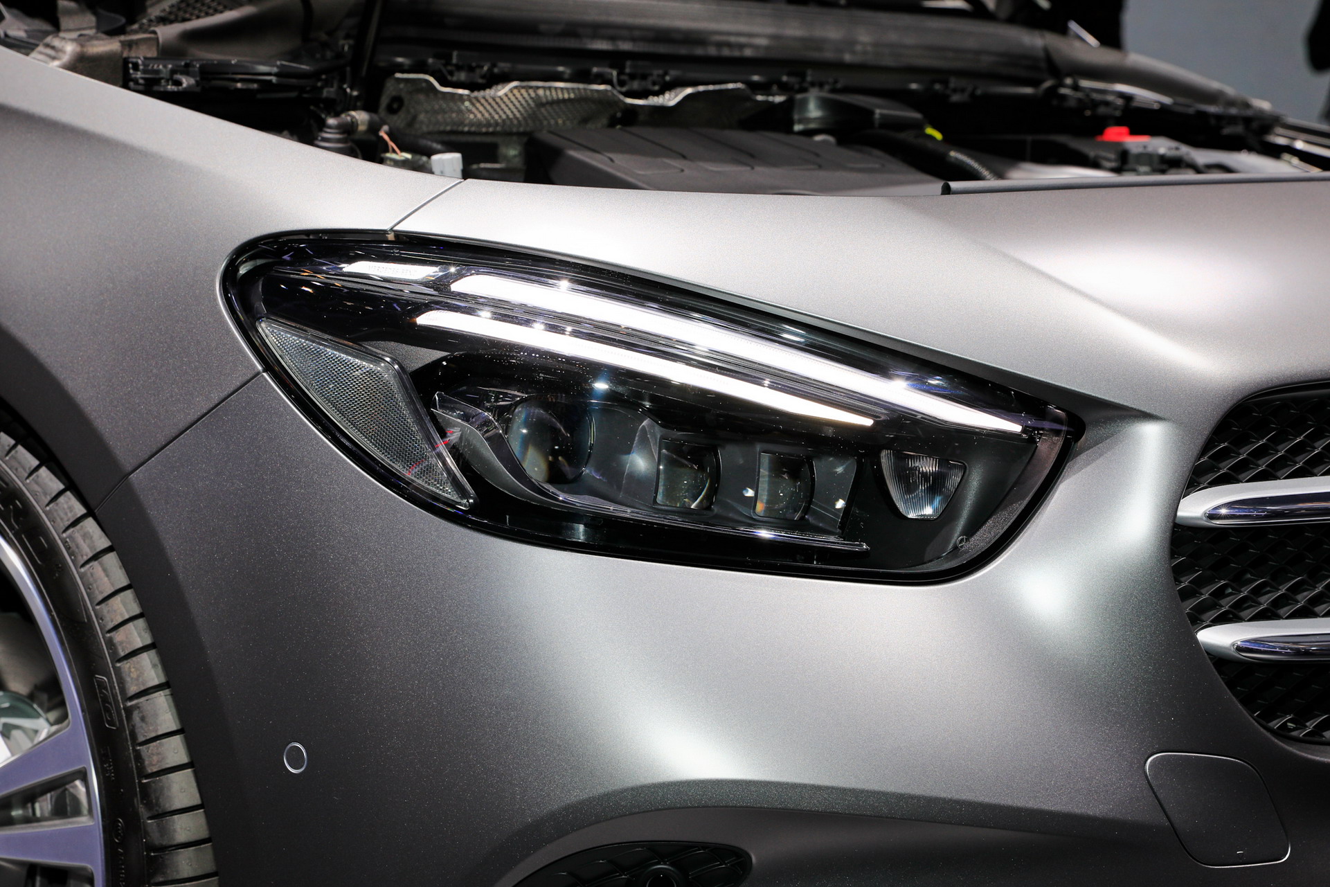 Mercedes B12 2018 Paris Auto Show Gallery: Mercedes-Benz