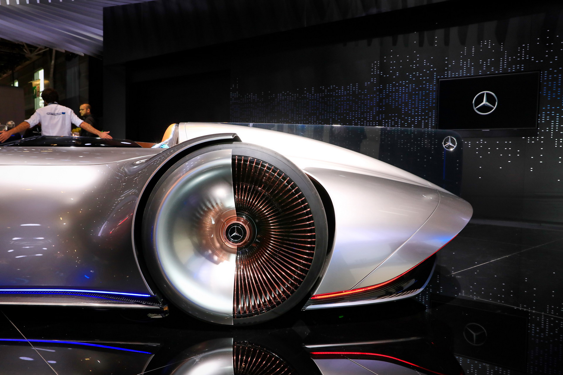 Mercedes B96 2018 Paris Auto Show Gallery: Mercedes-Benz