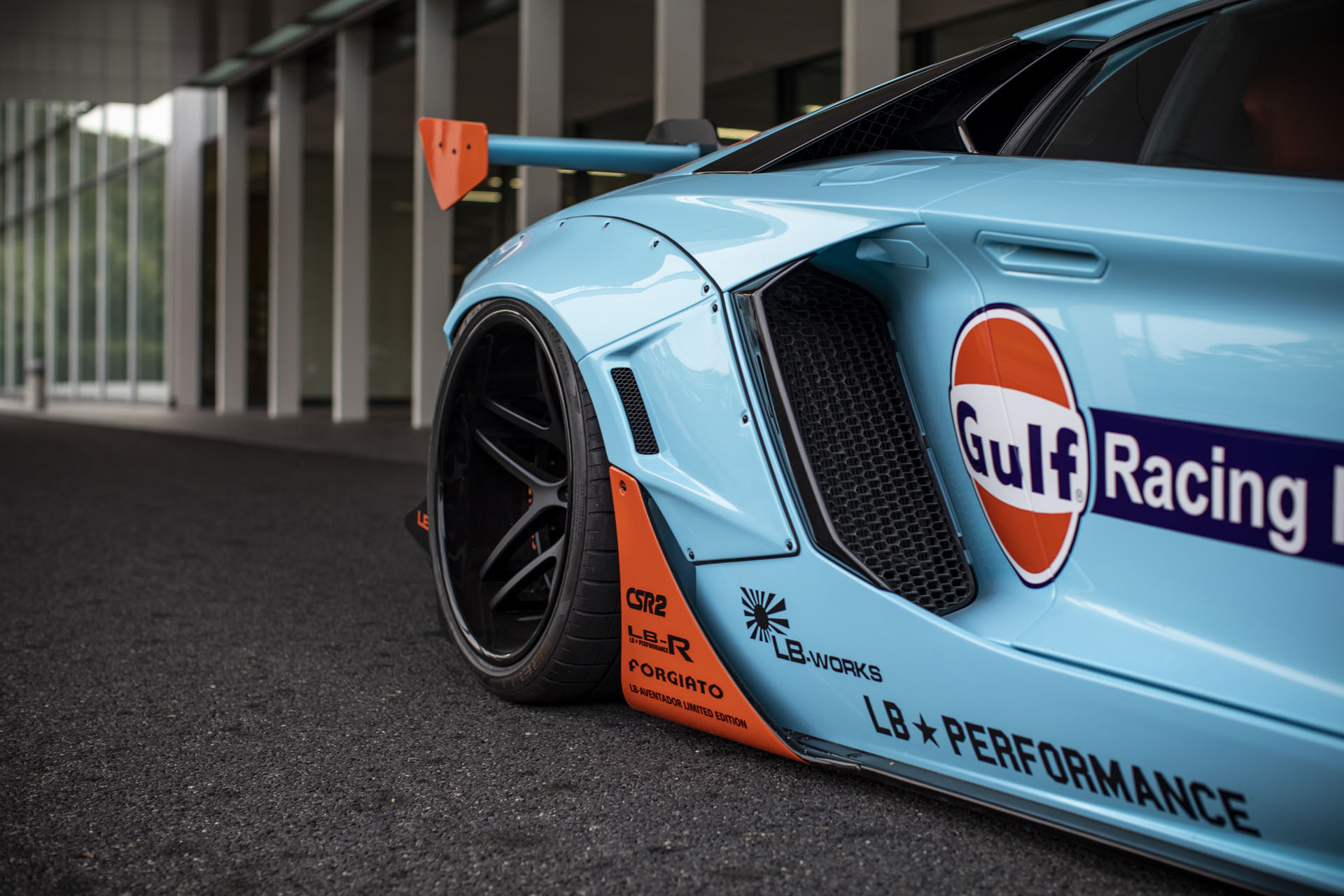lamborghini-aventador-liberty-walk-gulf-livery-03 Lamborghini Aventador Looks Surprisingly Right In Gulf Livery