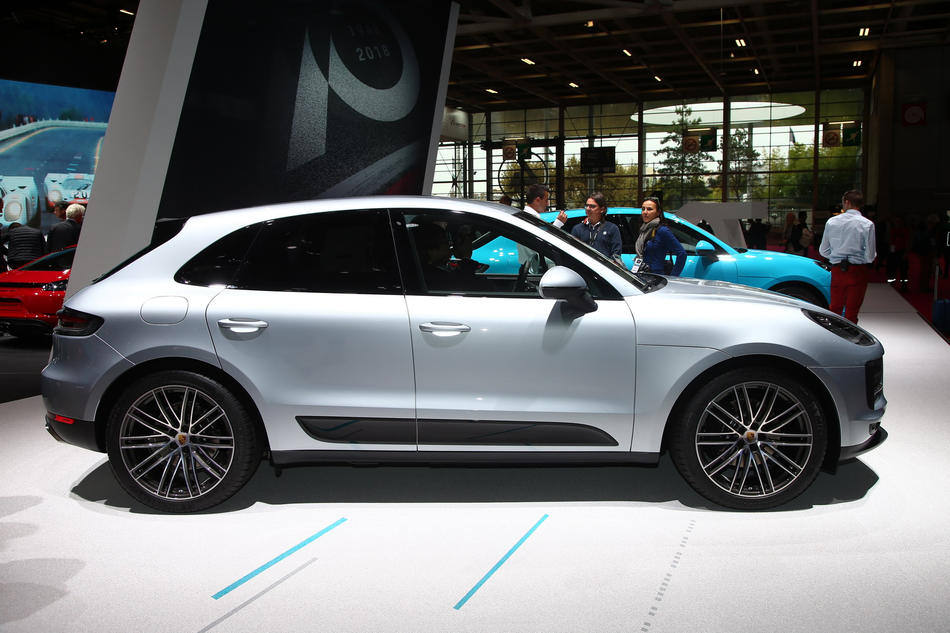 Porsche 13 2018 Paris Auto Show Gallery: Porsche