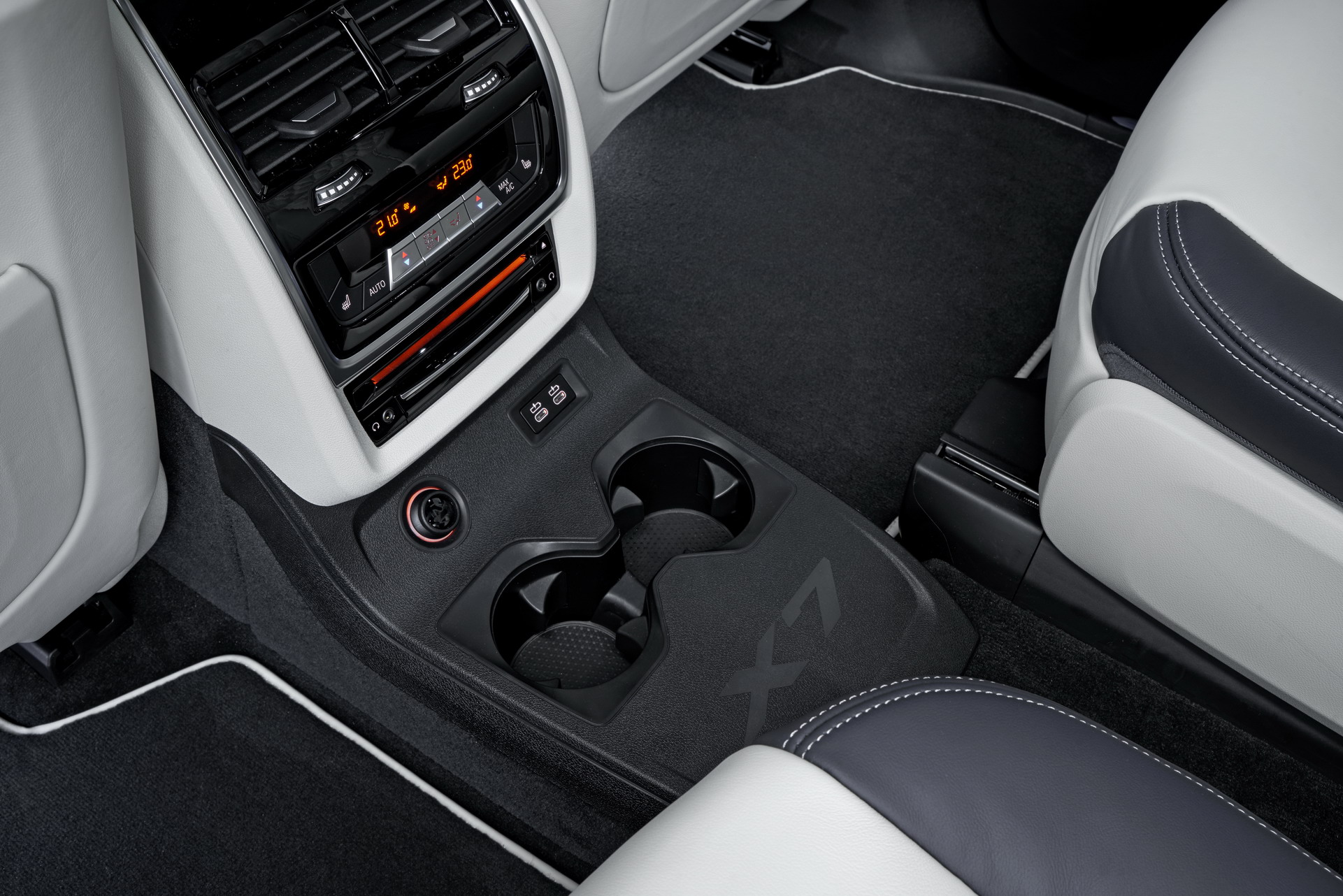 2019 BMW X7 20 2019 BMW X7: As Big As A Cadillac Escalade, As Luxurious As A Rolls Royce