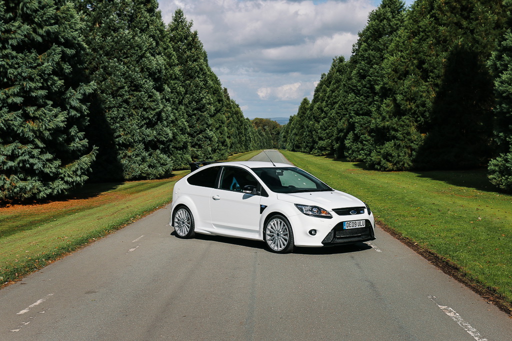 2009 ford focus rs mk2 18 Interested In A White Ford Focus RS Mk2 With Under 10k Miles?