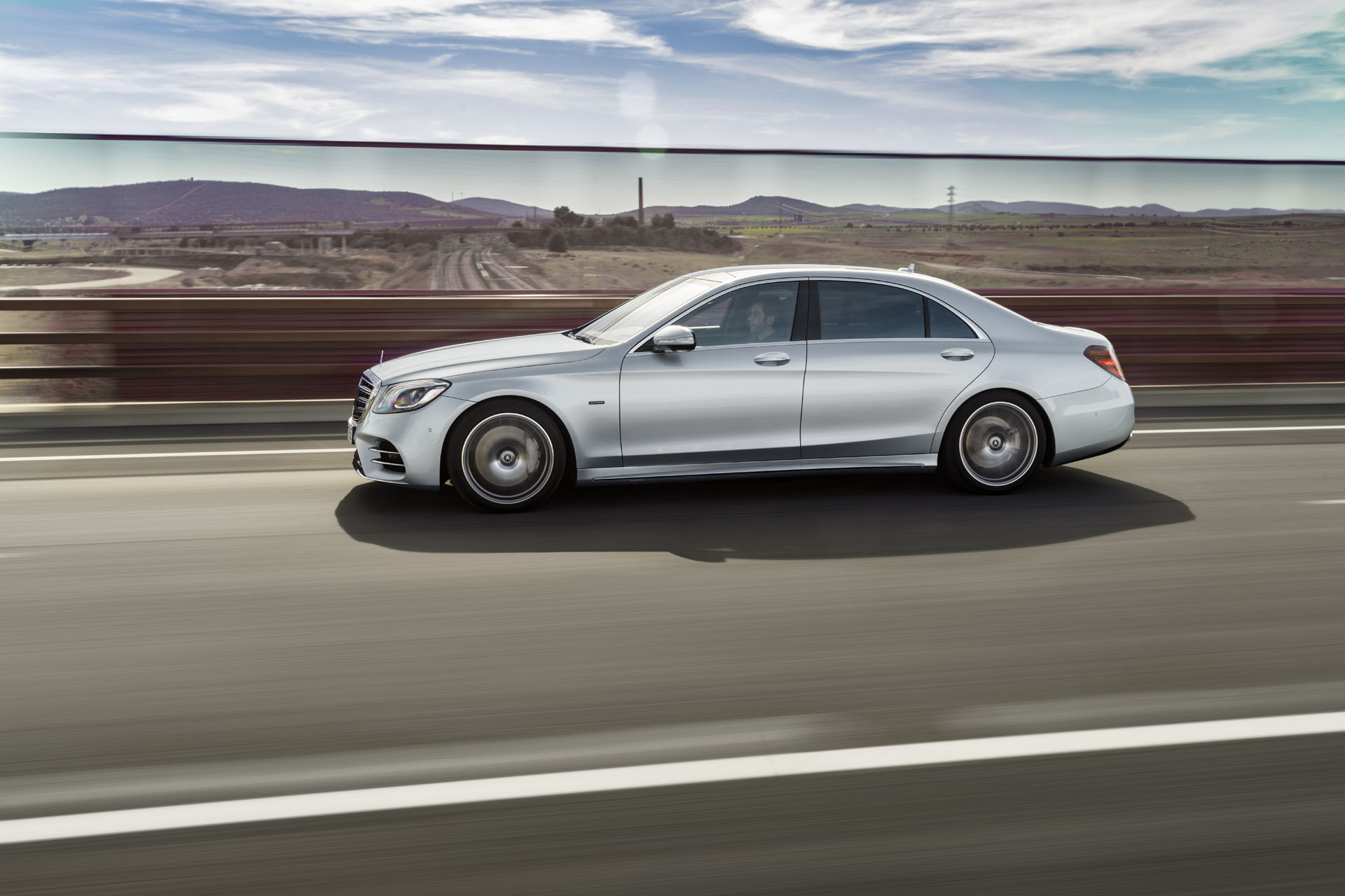 EQ Power: Neuer Plug-in-Hybrid Mercedes-Benz S 560 e: Mehr Leistung, mehr Reichweite Mercedes S560e PHEV Launches With 476 HP, 31 Miles Of Electric Range