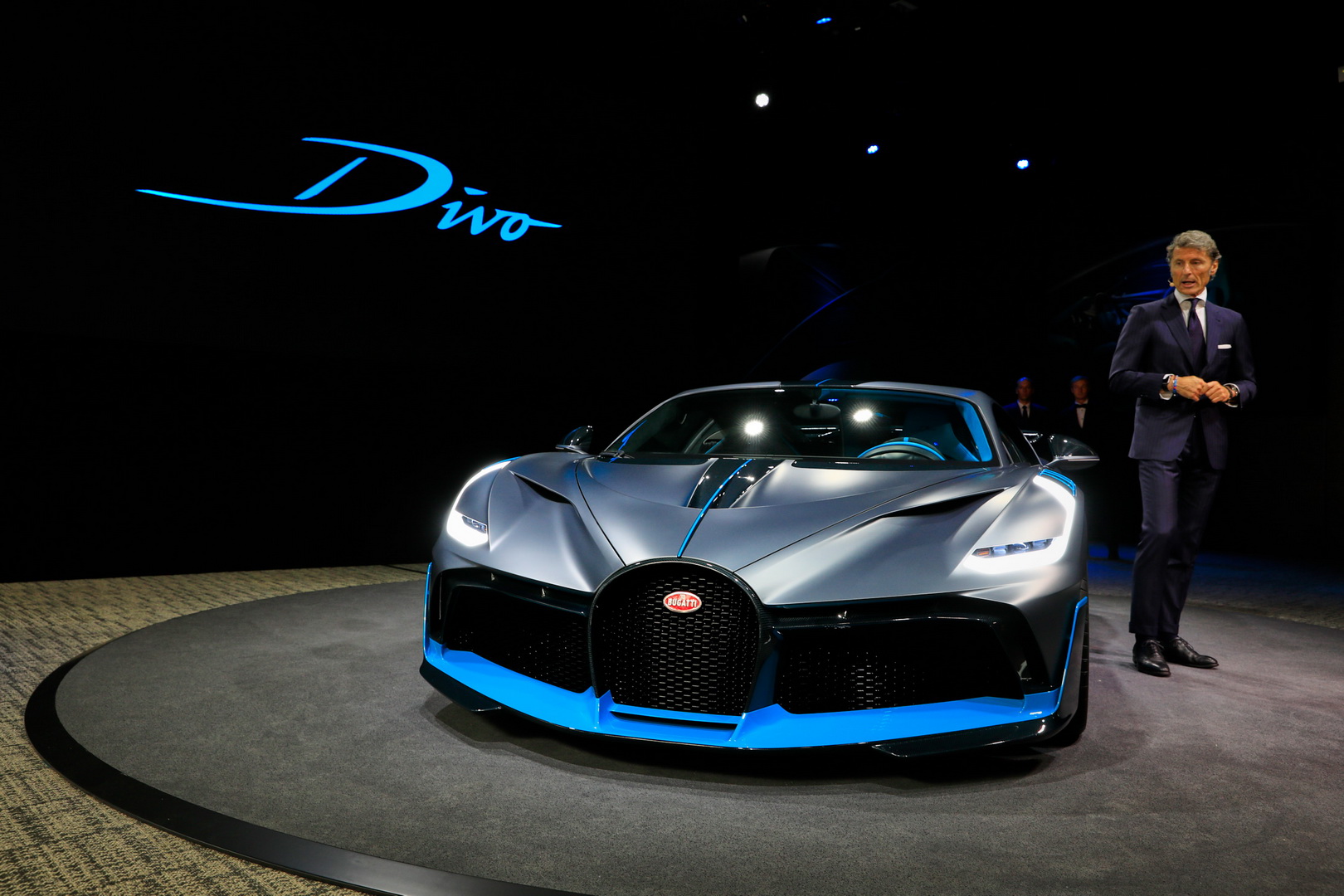 Bugatti Divo Bugatti Divo Looks Spectacular Under Any Light, Check It Out In 92 Images From Paris