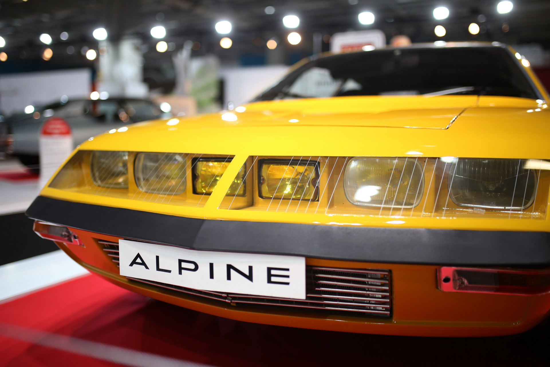 Renault 5d 2018 Paris Auto Show Gallery: Renault