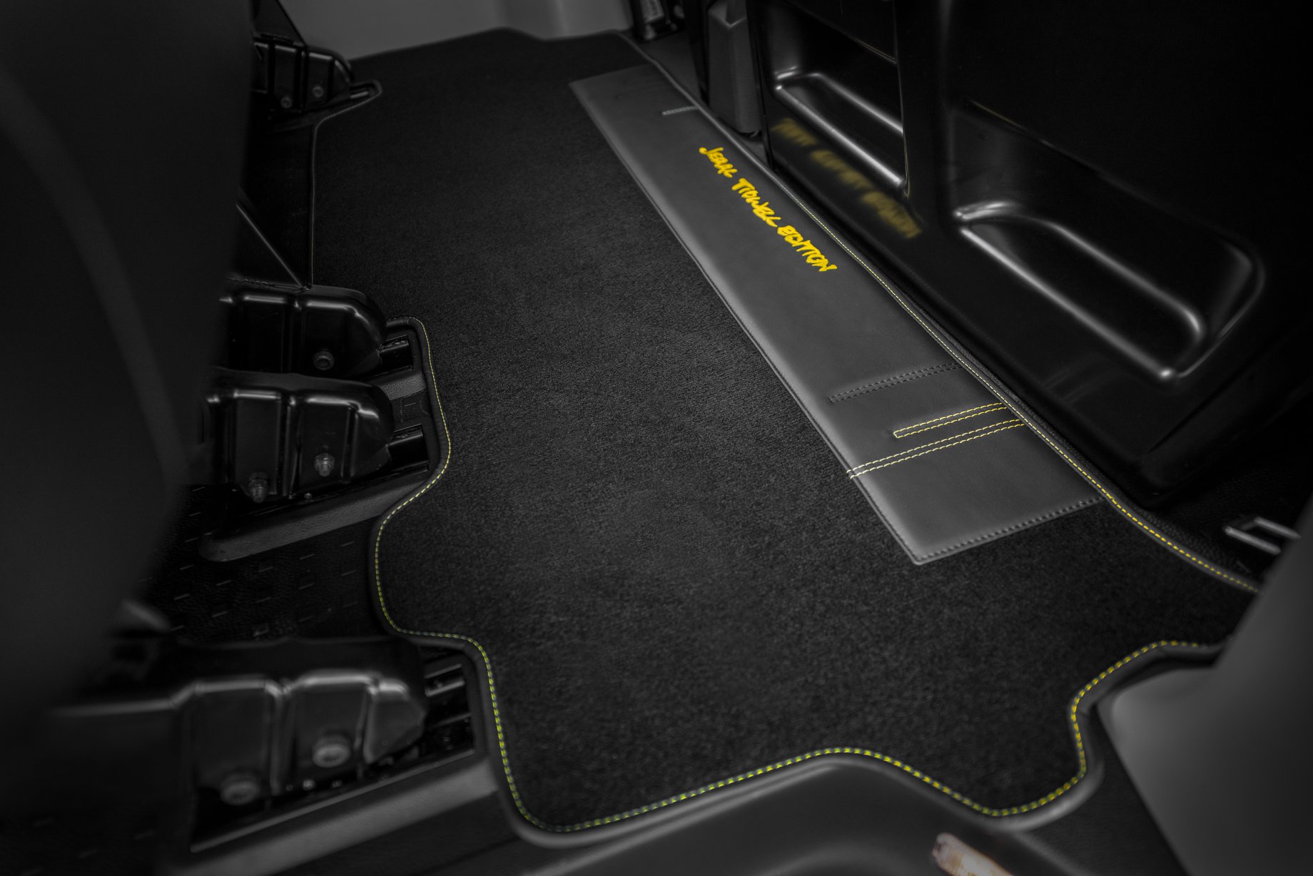 Carlex-Design-VW-Transporter-T6-11 U.S. Designer Creates A Mean-Looking VW T6 For Carlex Design