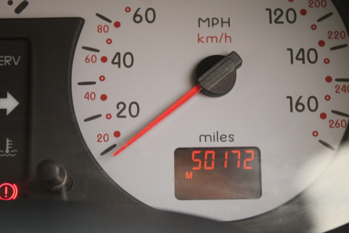 2002 renault clio v6 14 RWD Renault Clio V6 Is The Weirdest Hot Hatch You’ll Ever See