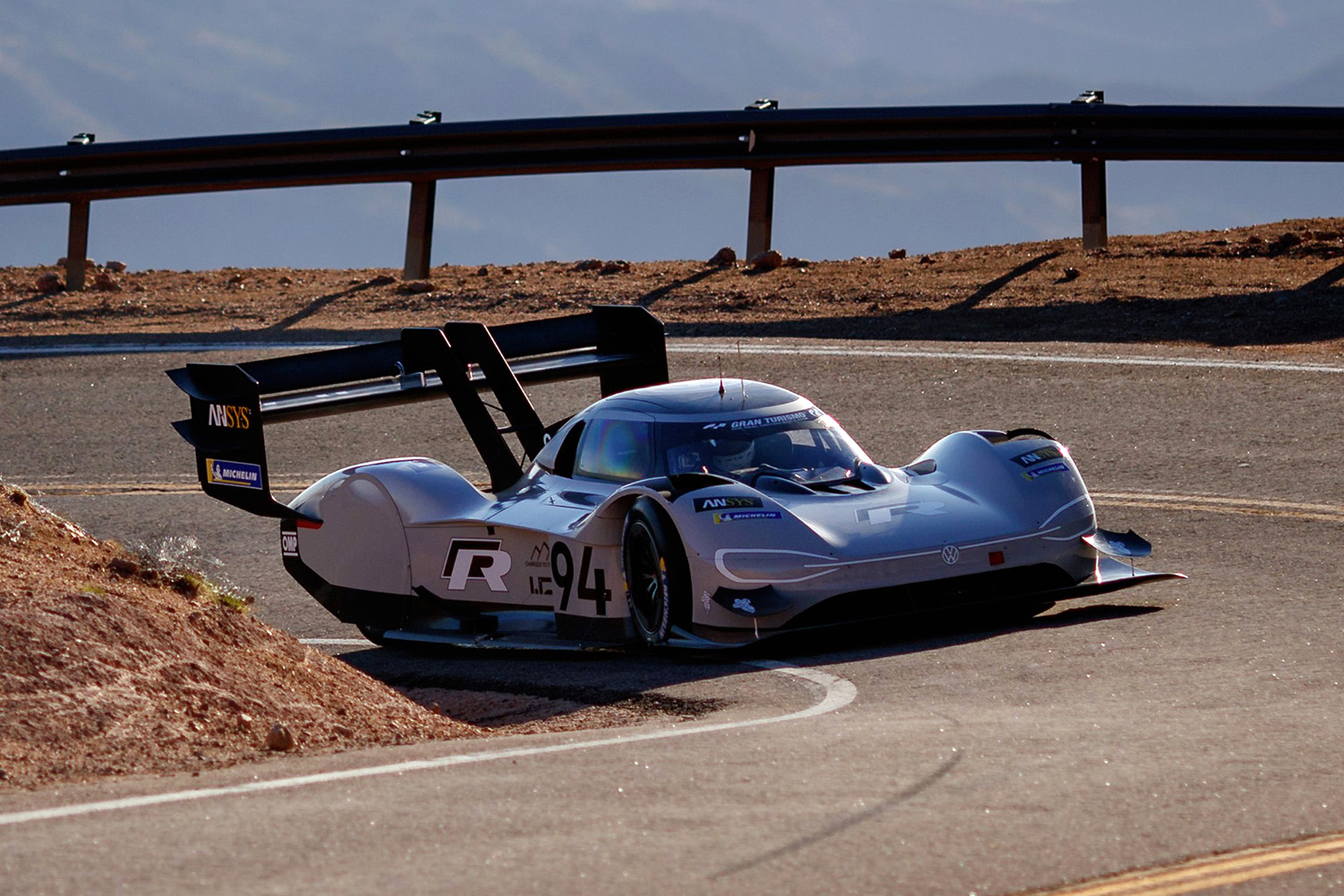 VW-ID-R-3 Volkswagen I.D R Corners So Hard You Can Lose Consciousness